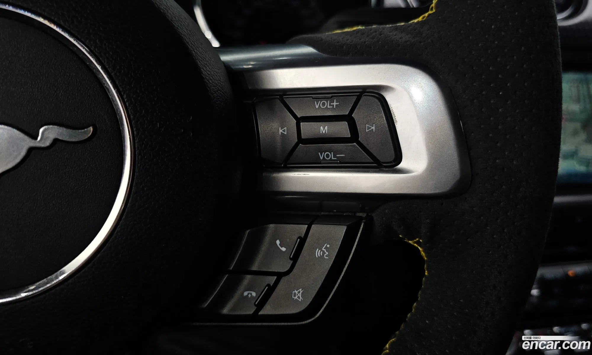 Ford Mustang 2017 1FA6P8TH9H5338412 — 2