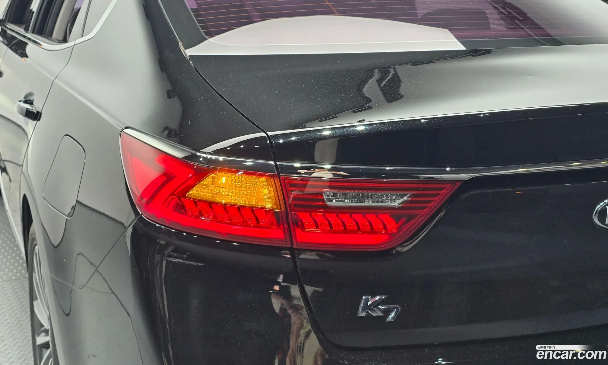 Kia K7 2016 KNALB415BGA028949 — 26