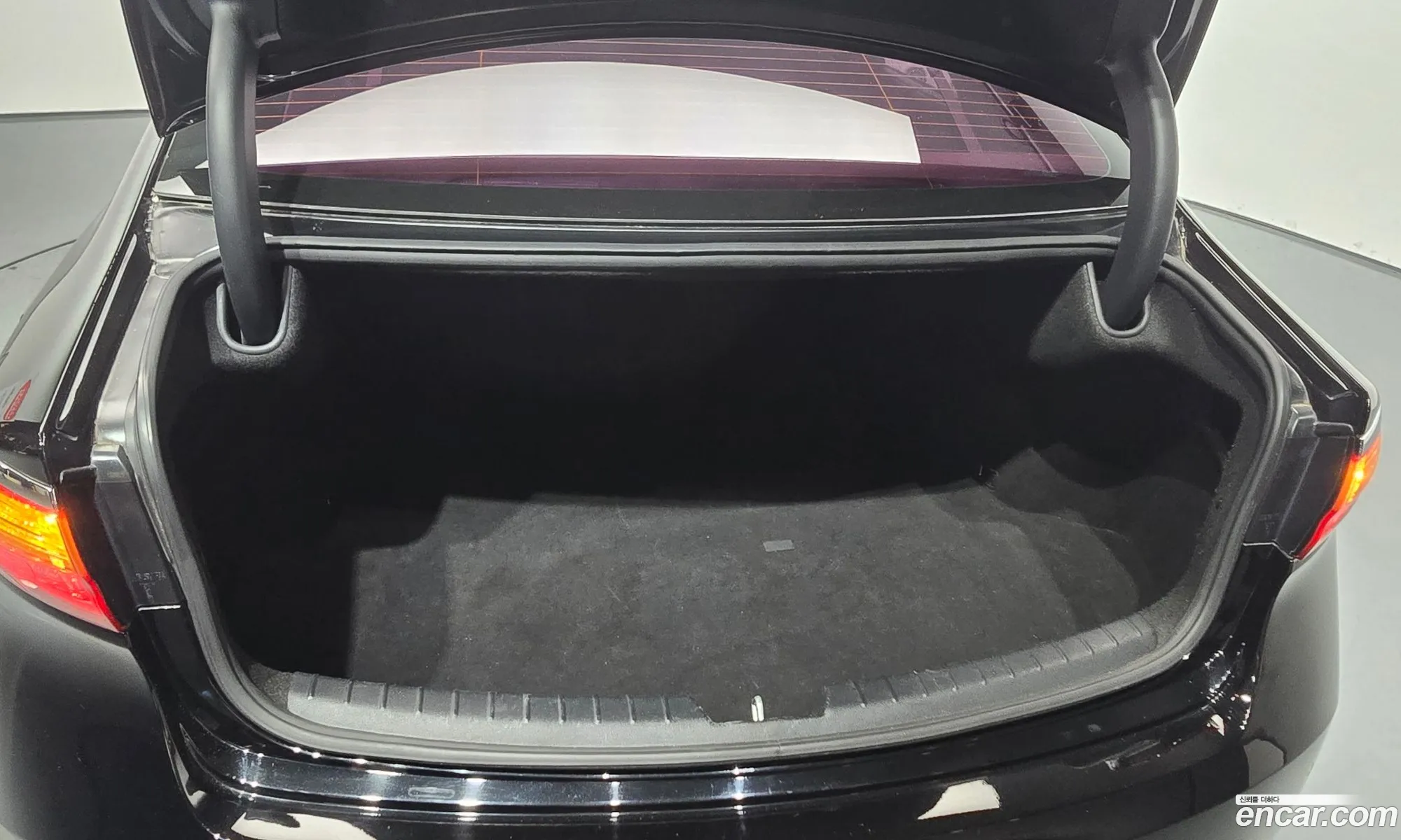 Kia K7 2016 KNALB415BGA028949 — 16
