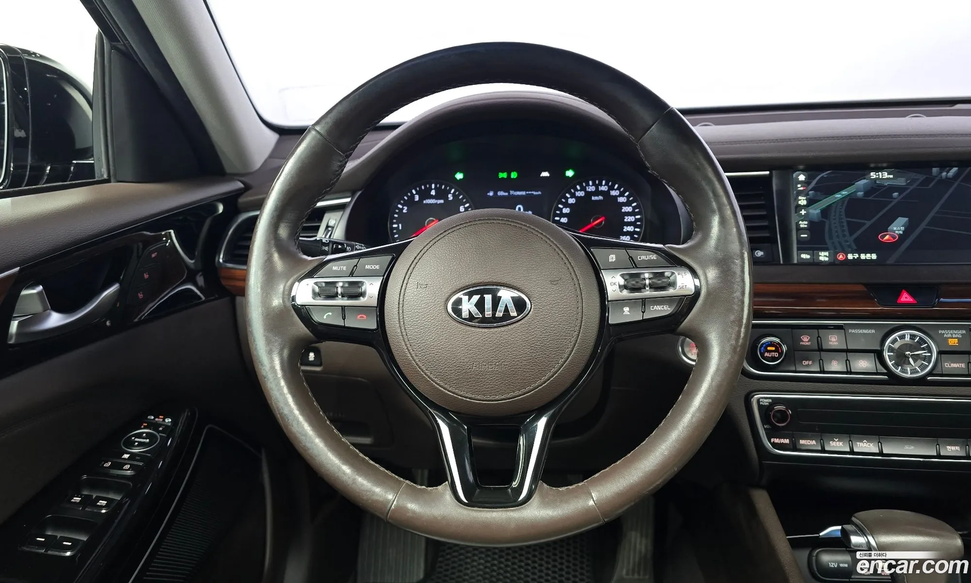 Kia K7 2016 KNALB415BGA028949 — 17
