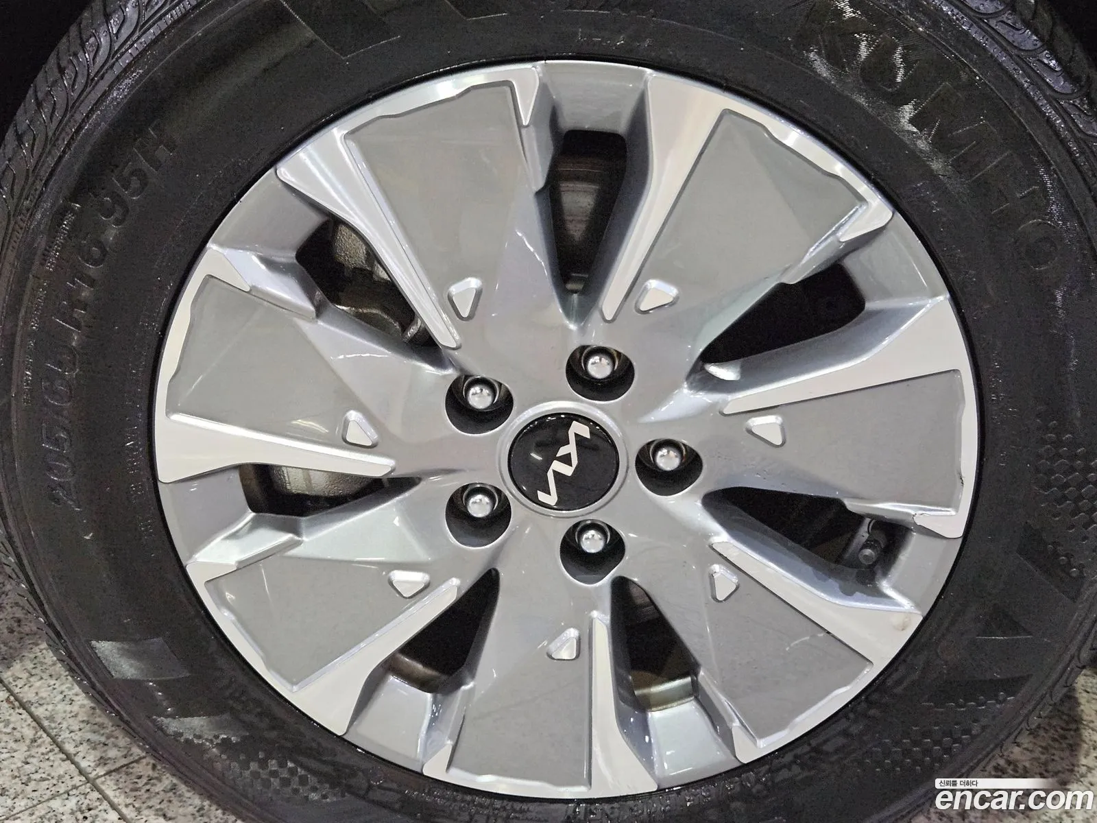 Kia K5 Hybrid 2025 — 19