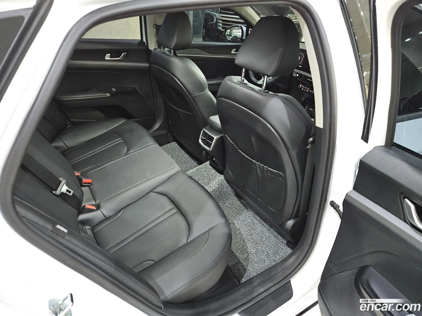 Kia K5 Hybrid 2025 — 4