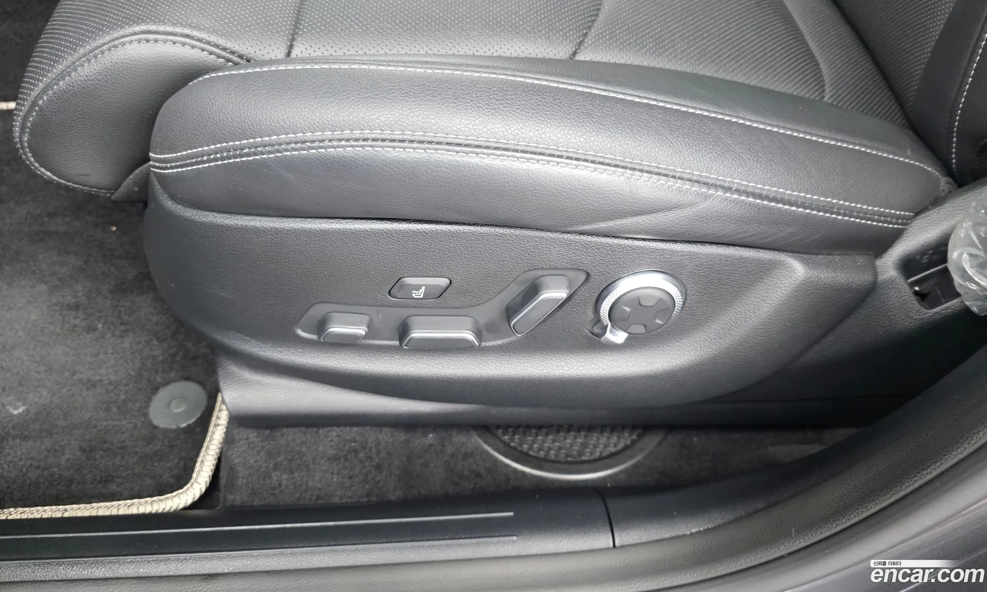 Genesis GV70 2022 KMTMA81BBNU064366 — 4