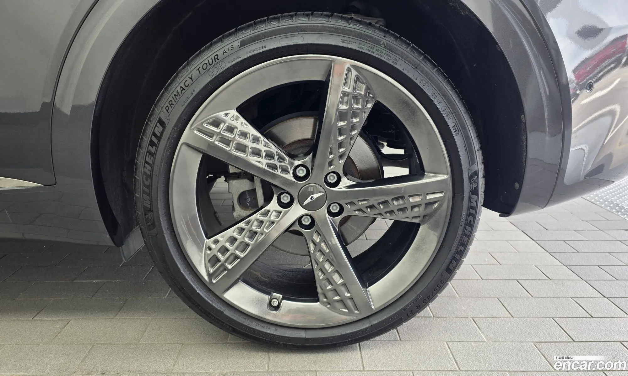 Genesis GV70 2022 KMTMA81BBNU064366 — 12