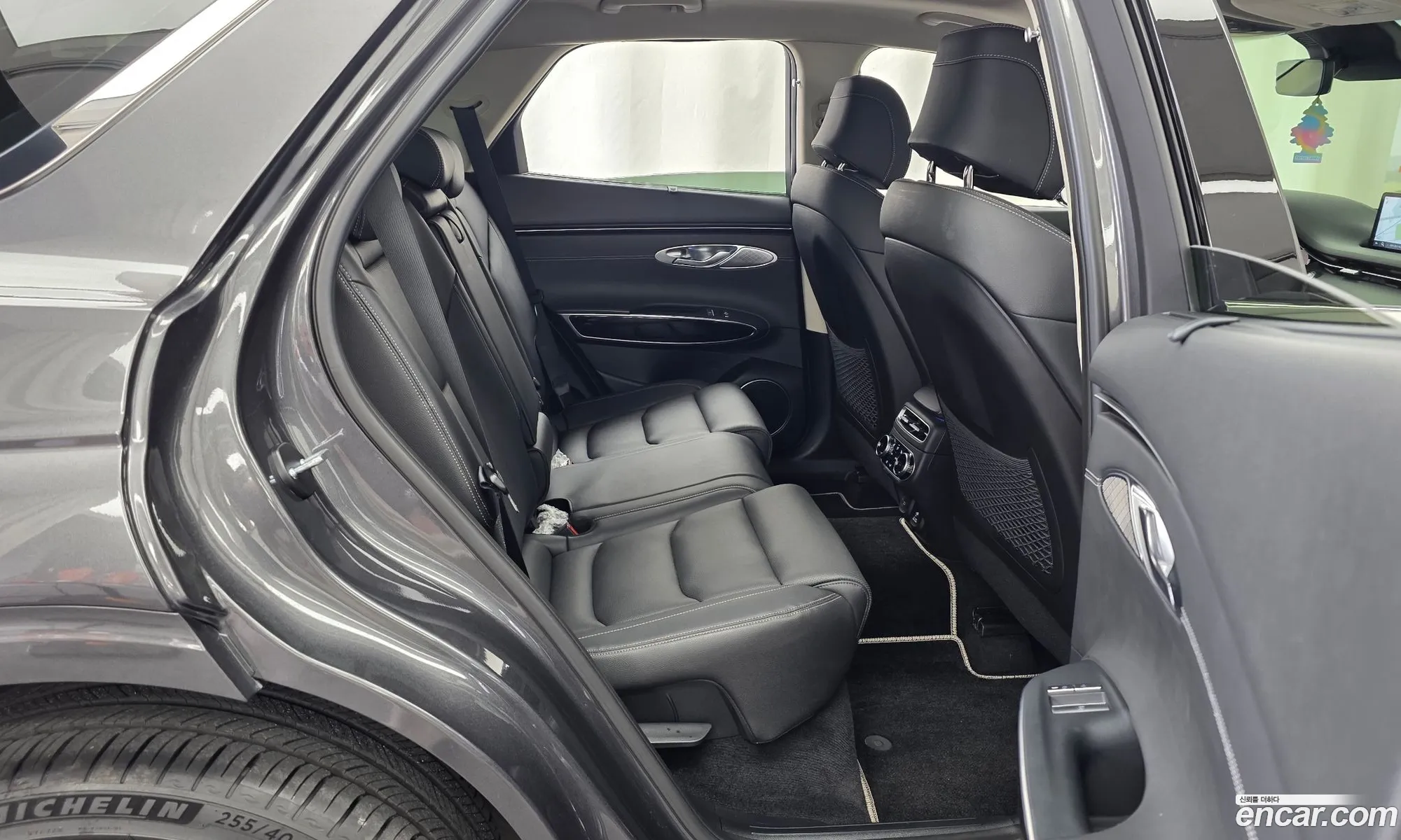 Genesis GV70 2022 KMTMA81BBNU064366 — 31