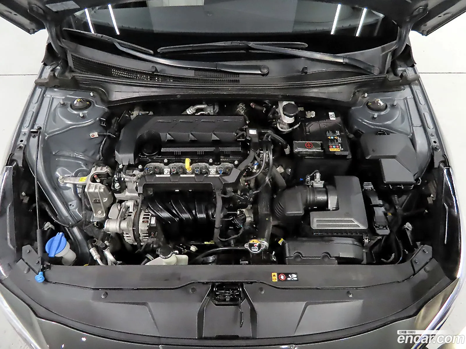 Hyundai Elantra 2021 — 17