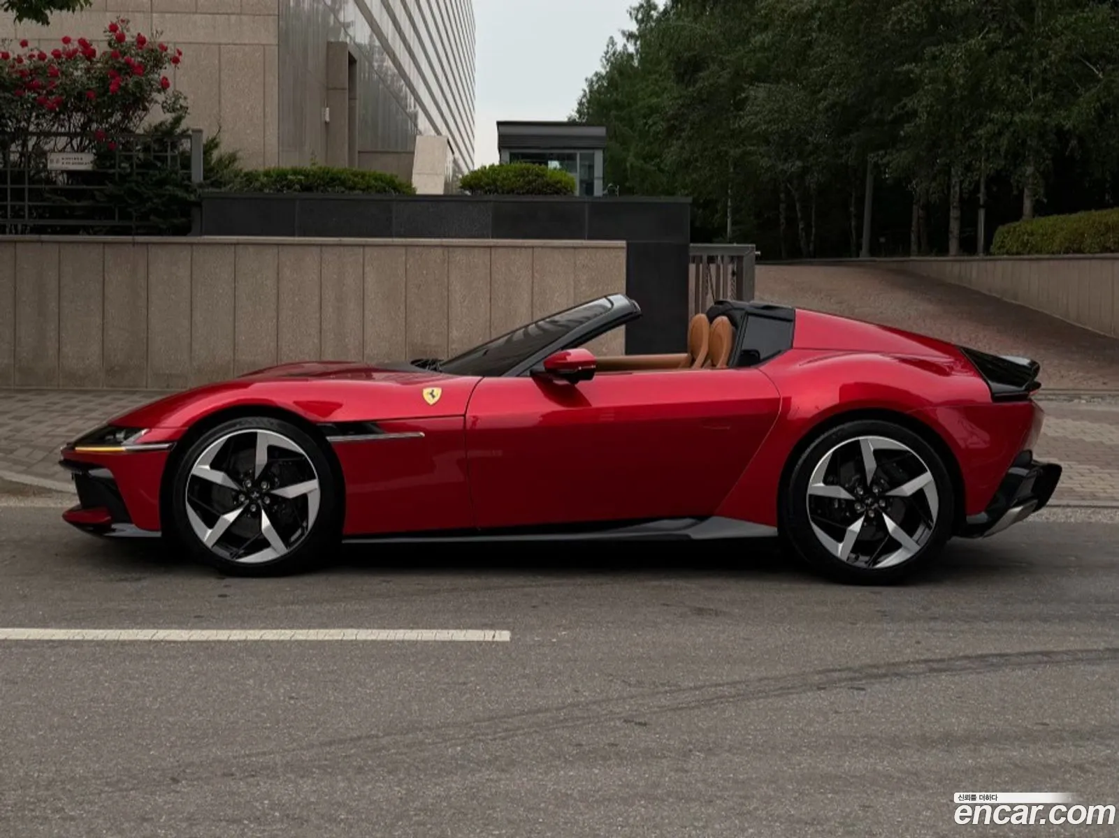 Ferrari 12Cilindri Spider 2025 — 9