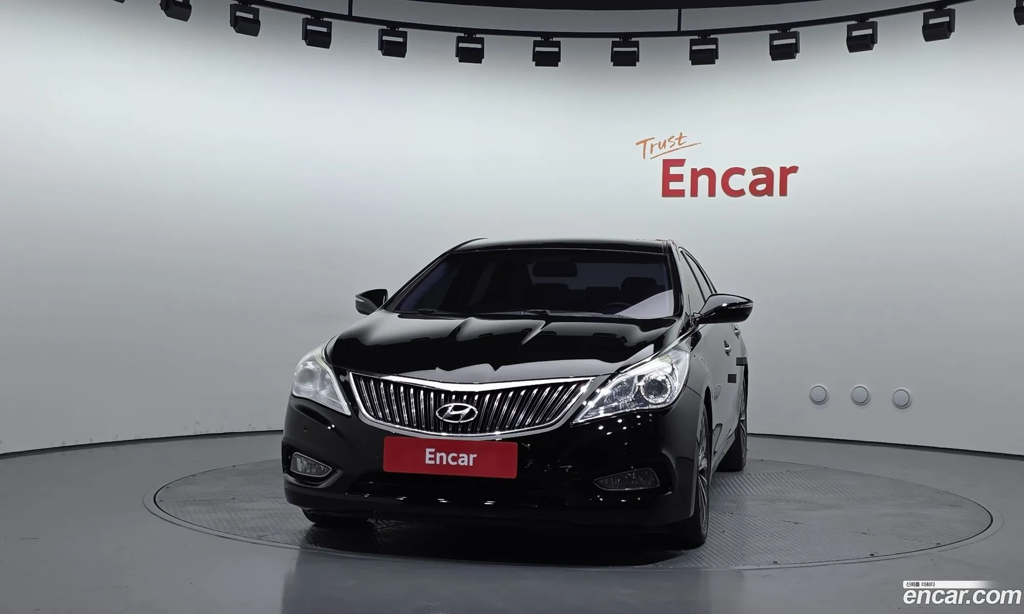 Hyundai Grandeur HG 2013 — 17
