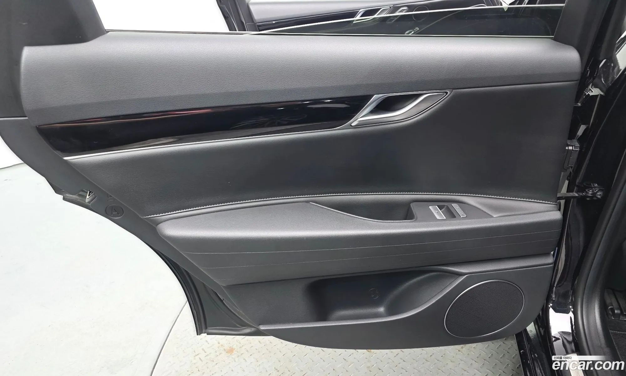 Genesis G80 2020 KMTGB41CBMU043064 — 11