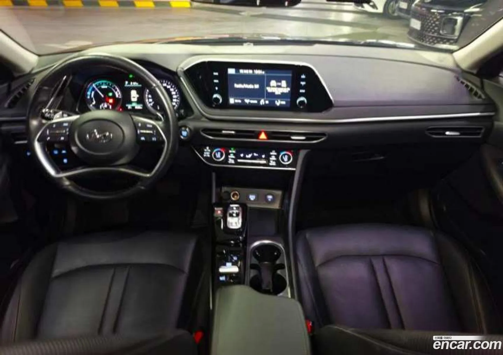 Hyundai Sonata Hybrid 2023 — 4