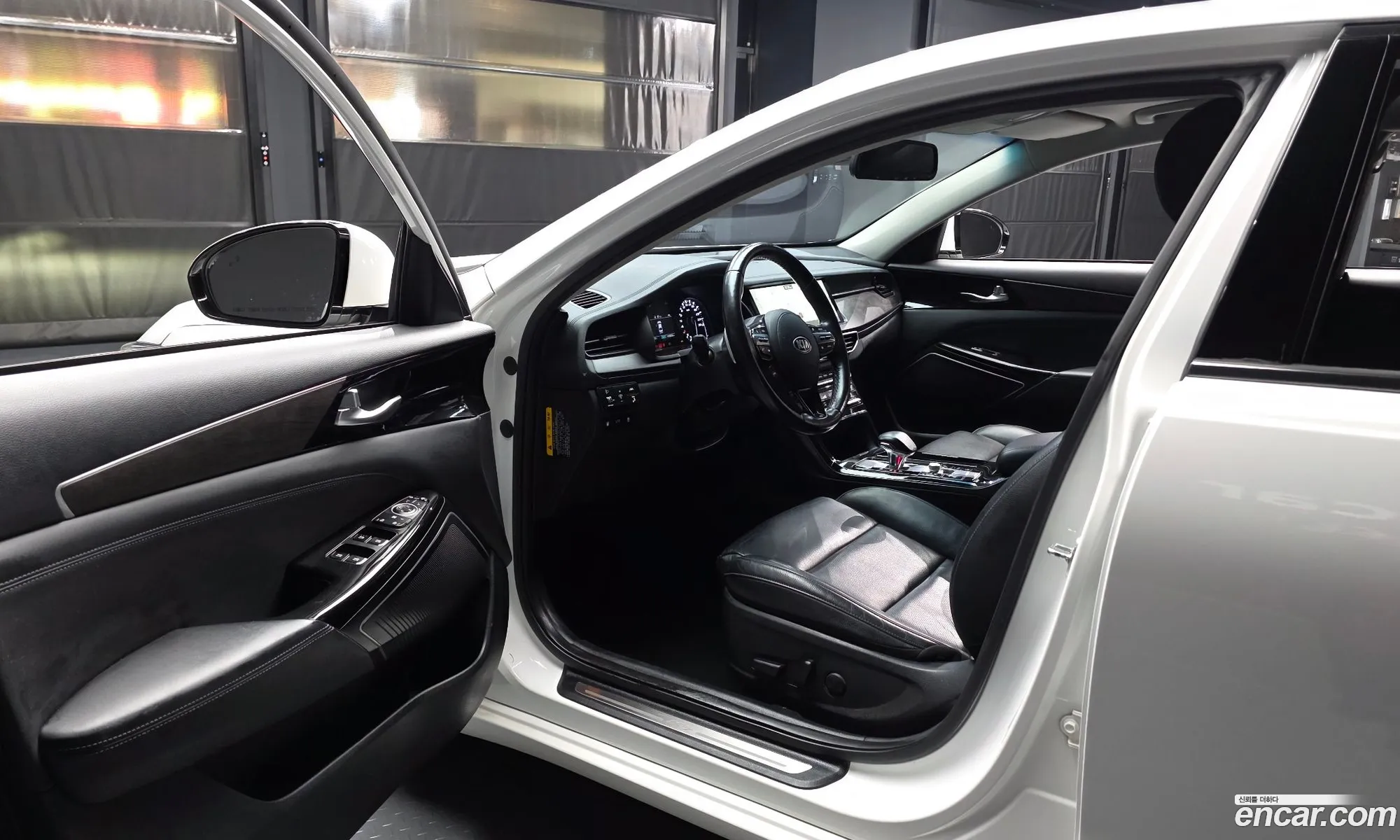 Kia K7 Premier 2019 KNALC41BBLA175556 — 8