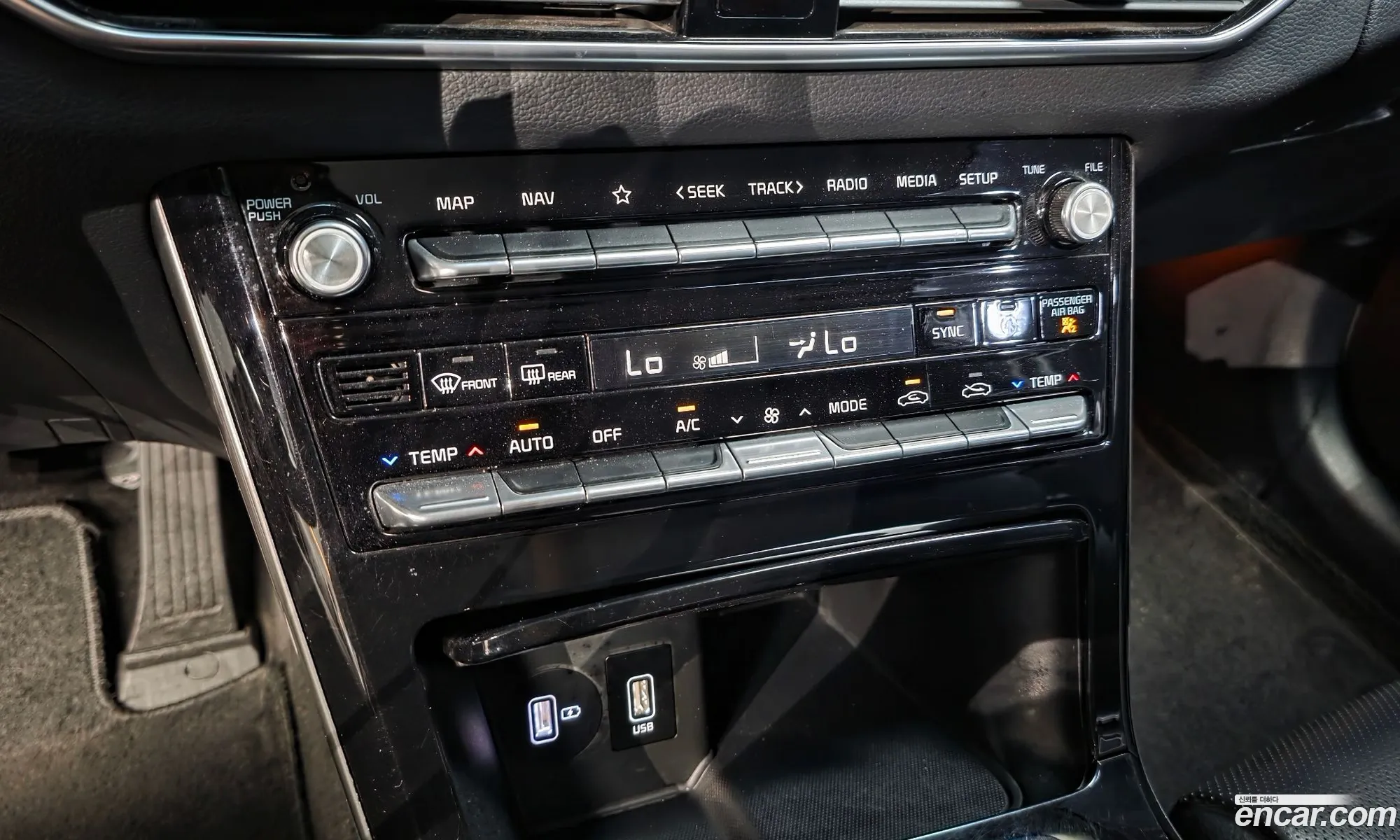 Kia K7 Premier 2019 KNALC41BBLA175556 — 20