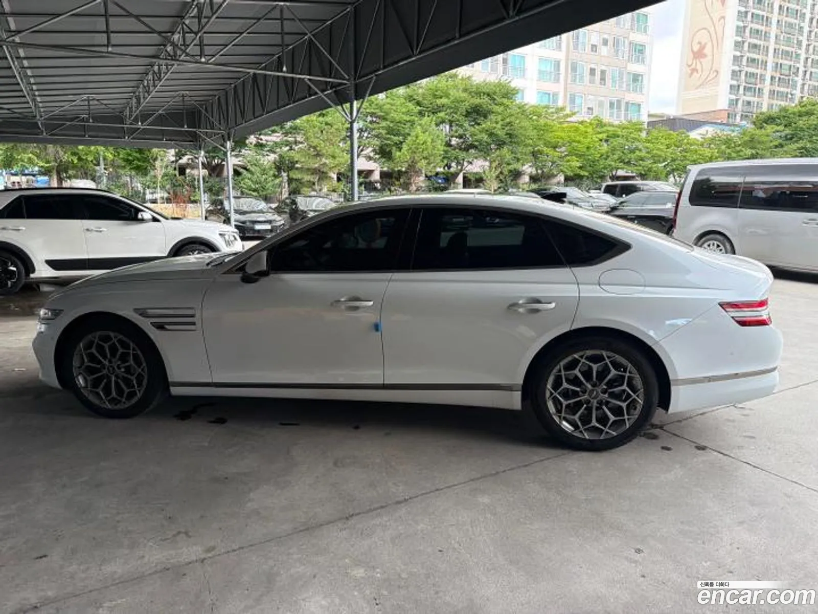 Genesis G80 2022 — 8