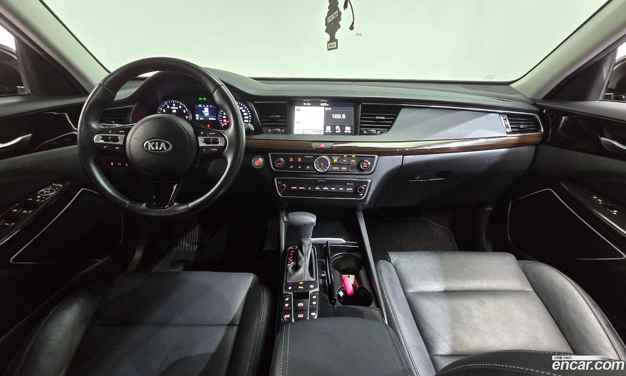 Kia K7 2018 KNALC418BJA130876 — 18