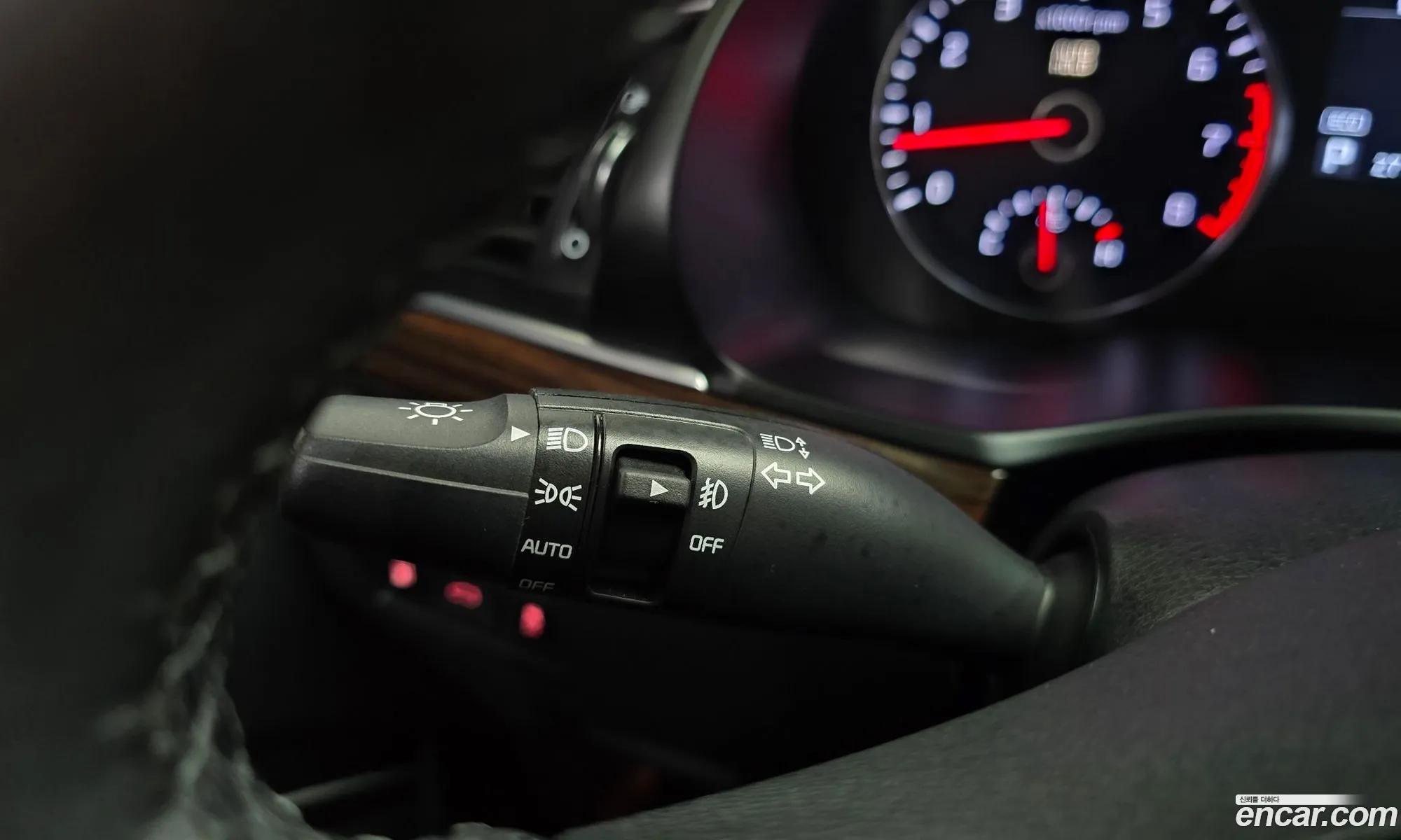 Kia K7 2018 KNALC418BJA130876 — 13
