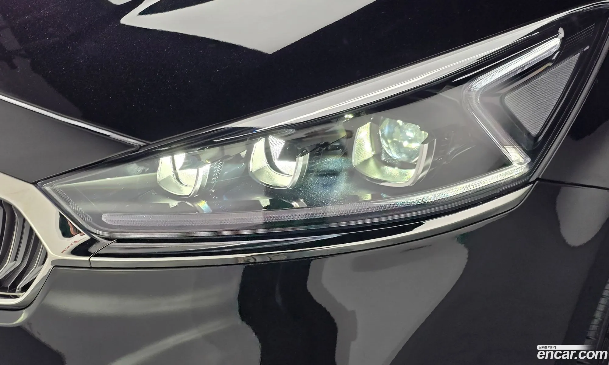Kia K7 2018 KNALC418BJA130876 — 6