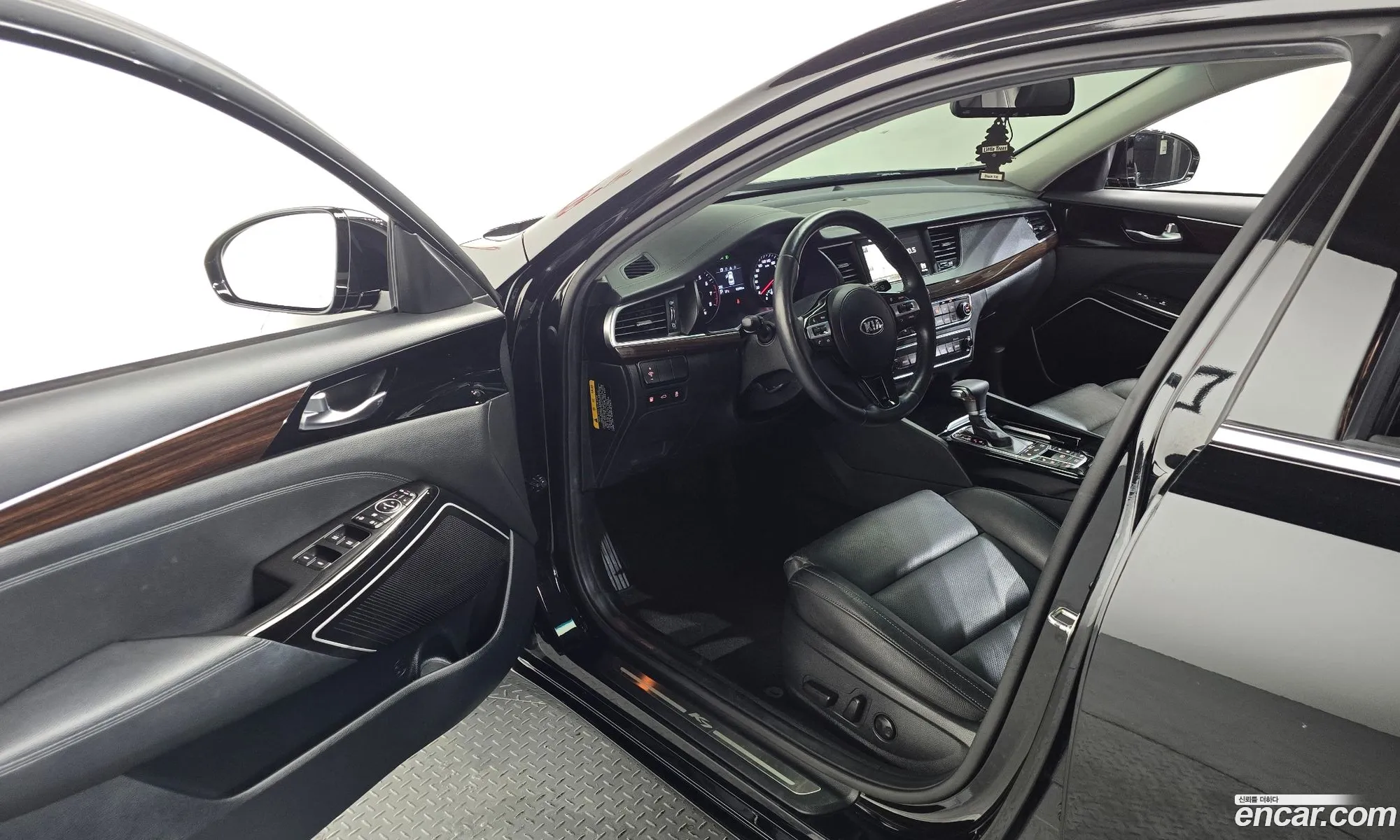 Kia K7 2018 KNALC418BJA130876 — 7