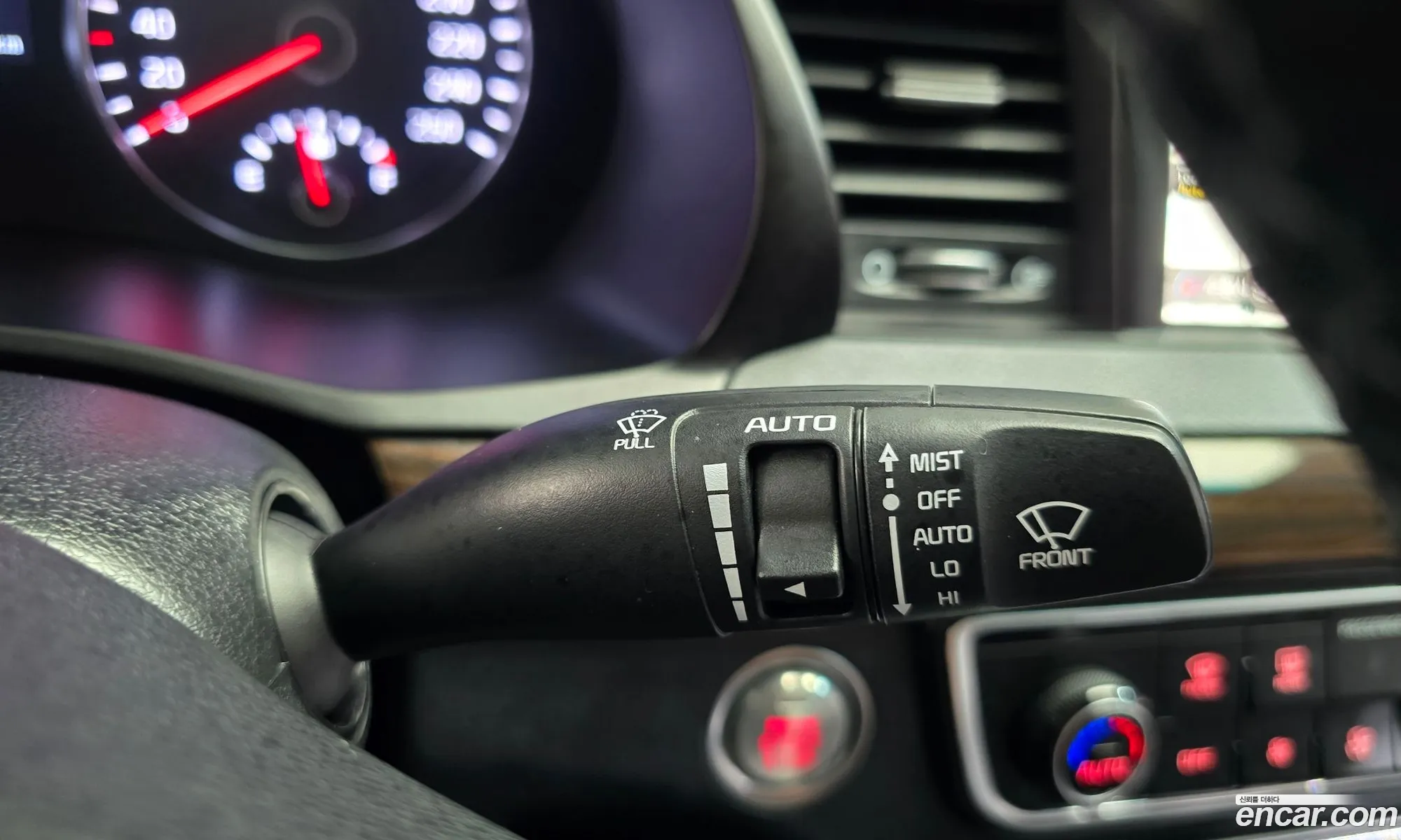 Kia K7 2018 KNALC418BJA130876 — 2