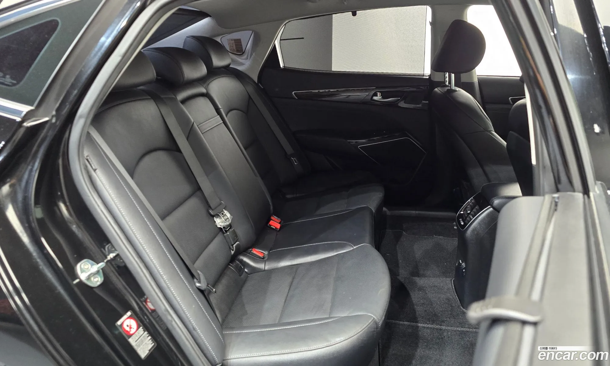Kia K7 2018 KNALC418BJA130876 — 20