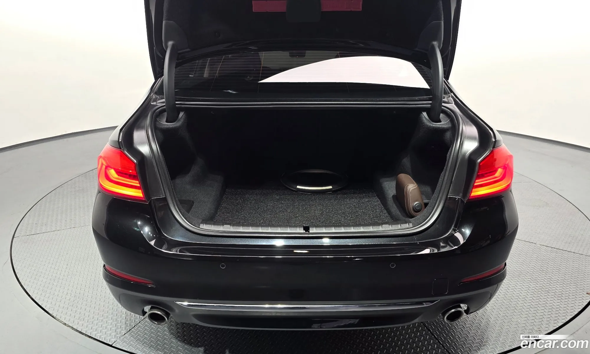 BMW 5 Series 2018 WBAJD9105JWC83232 — 6