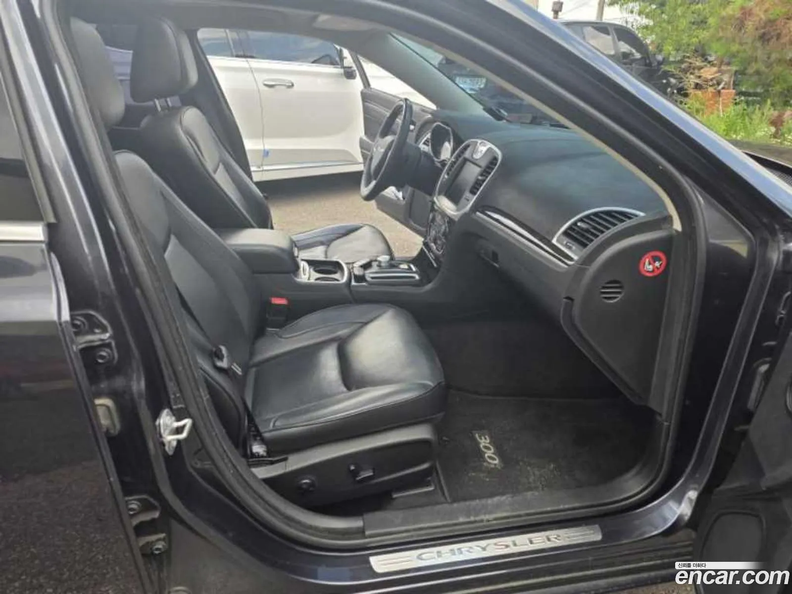 Chrysler 300C 2016 — 18