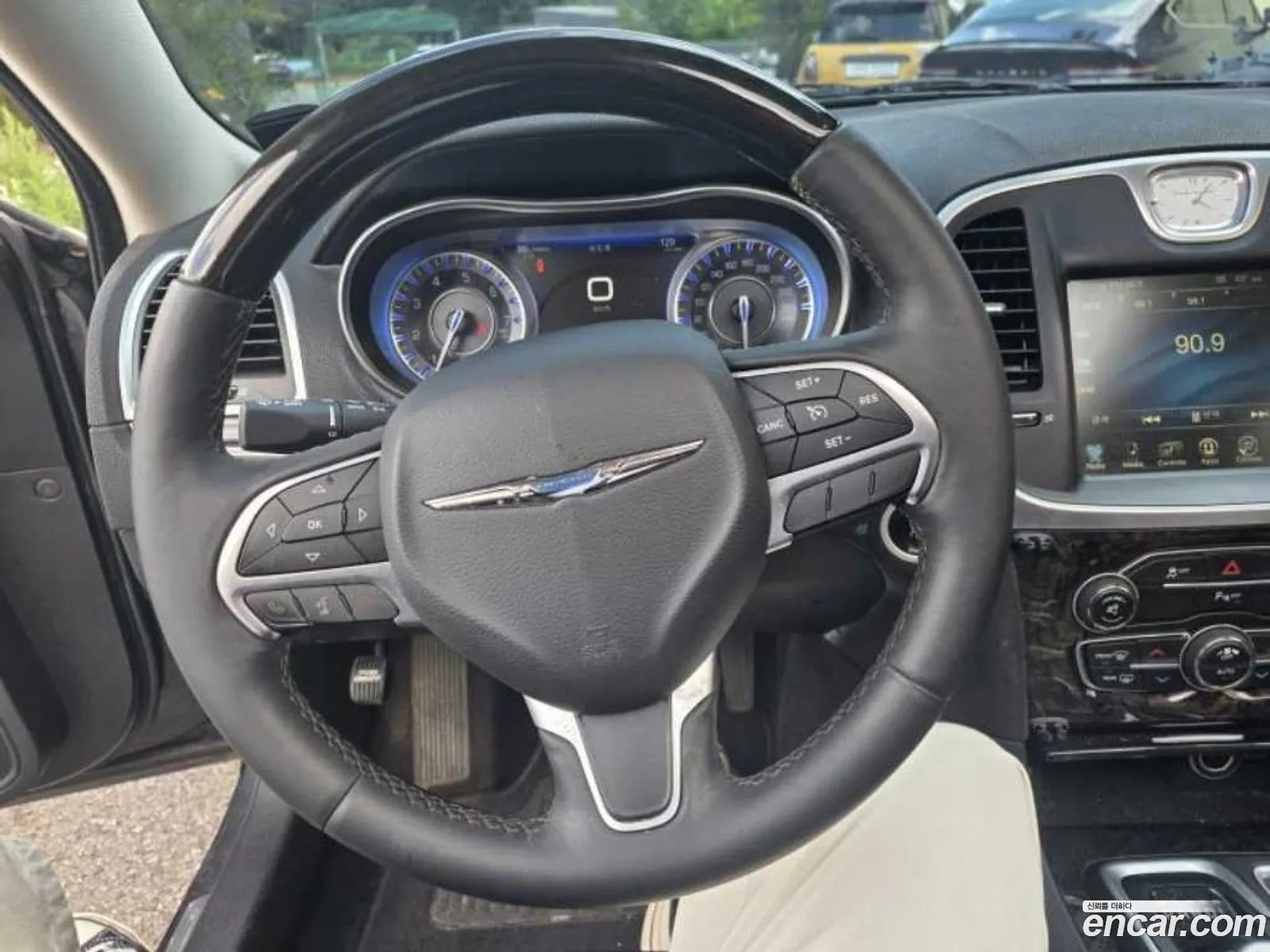 Chrysler 300C 2016 — 14