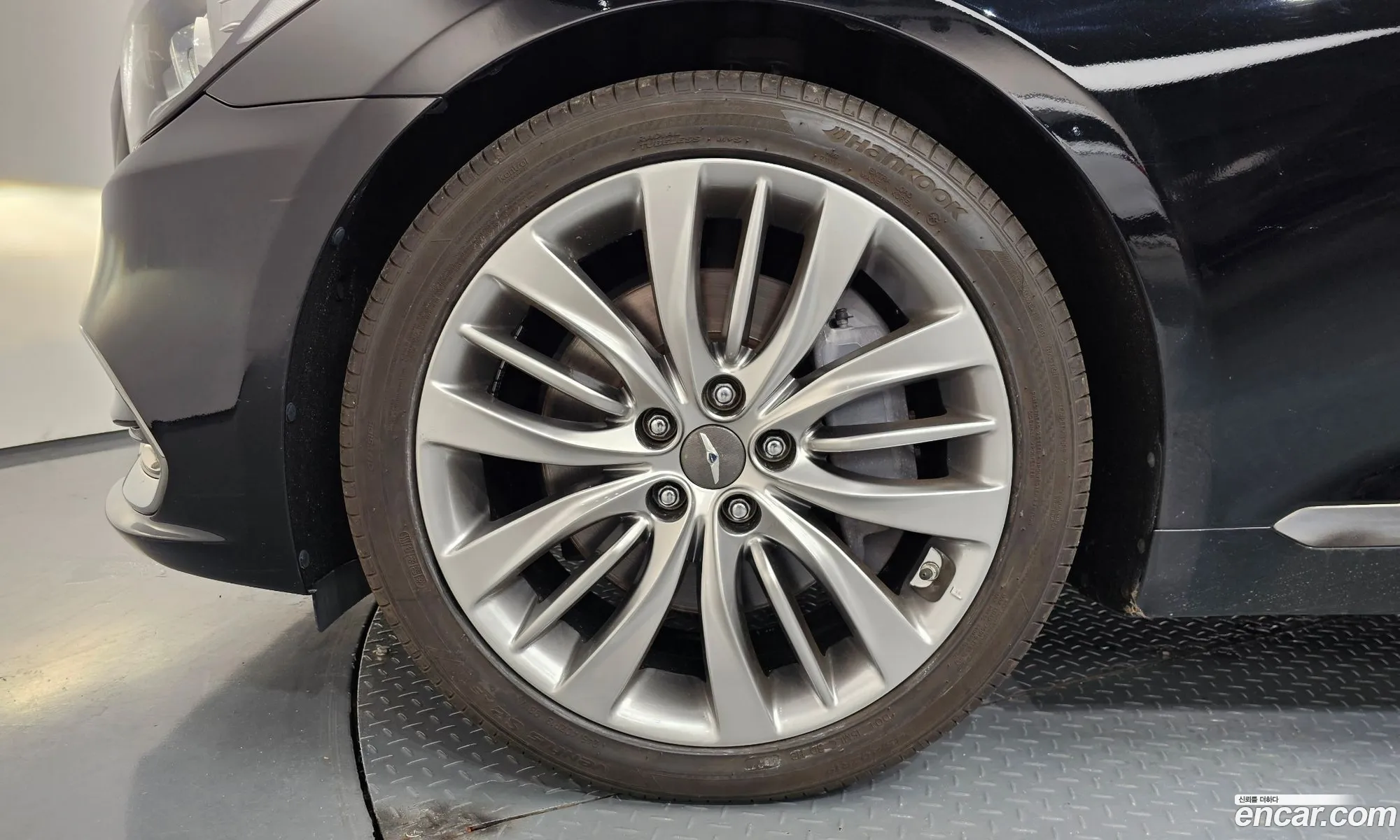 Genesis G80 2016 KMHGM41DDHU185448 — 9
