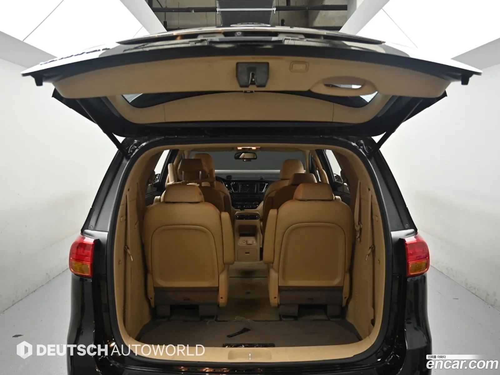 Kia Carnival 2016 — 12