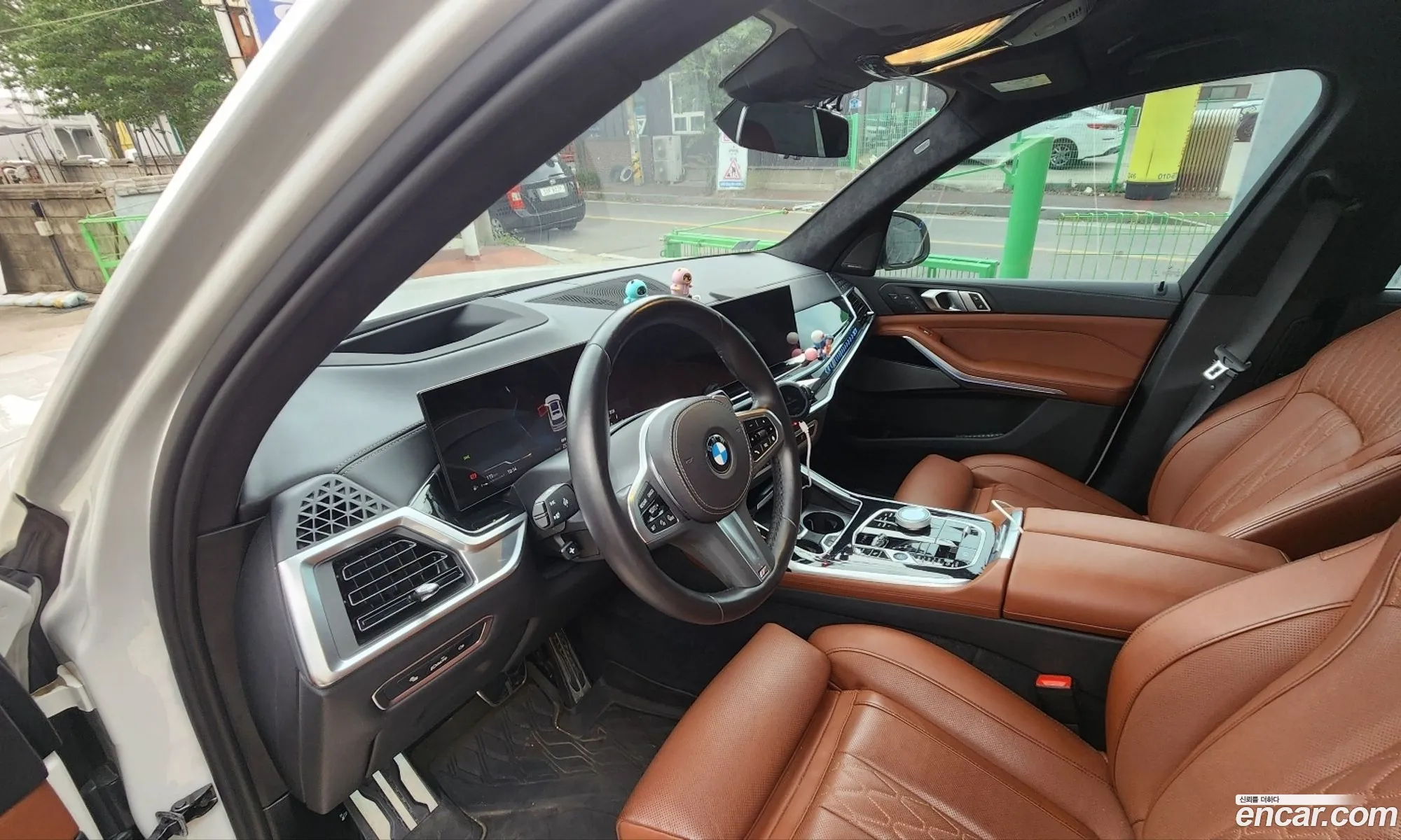 BMW X7 2023 — 7