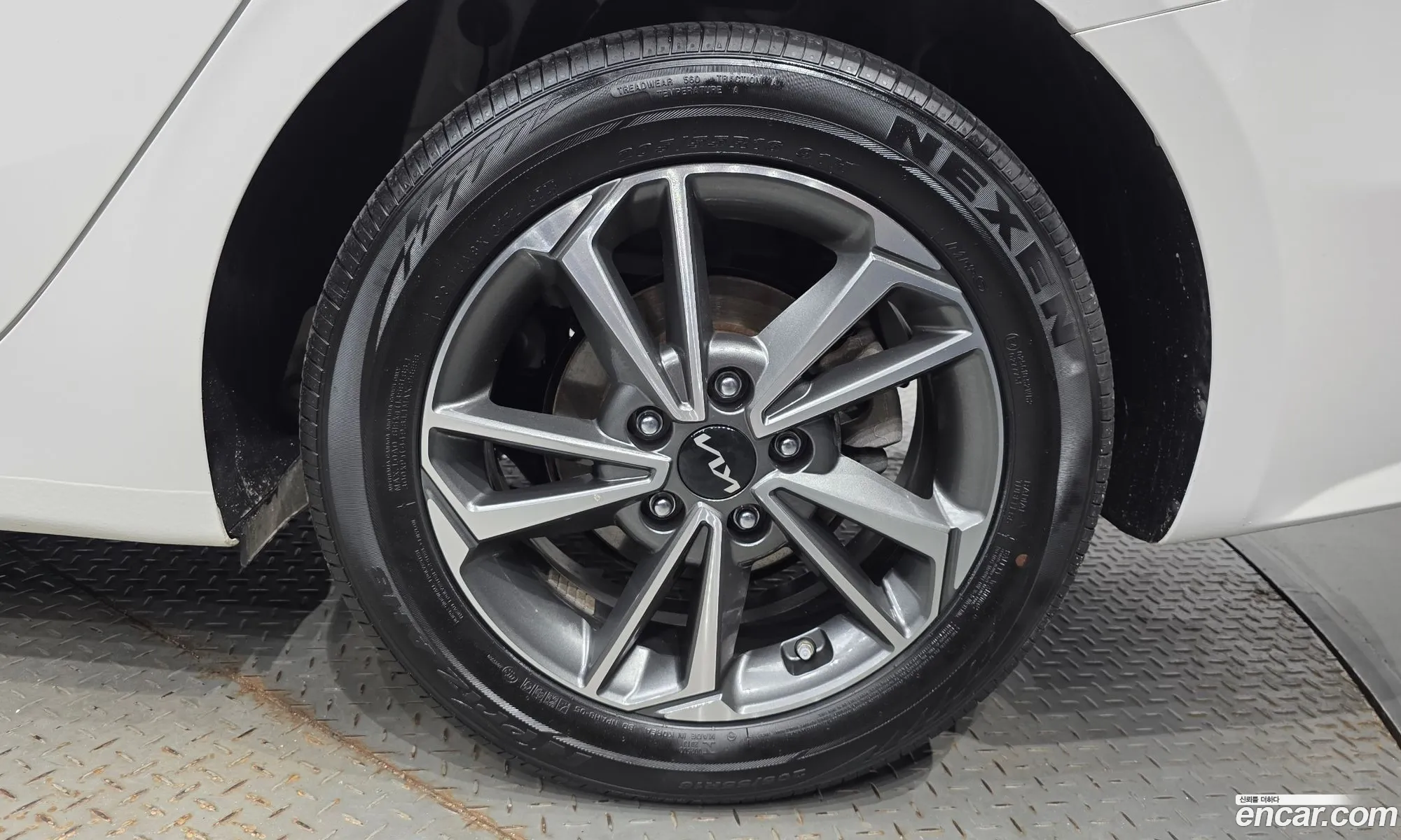 Kia K3 2023 KNAF241BERA181126 — 5