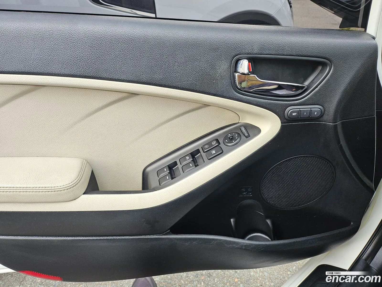Kia K3 2013 — 12