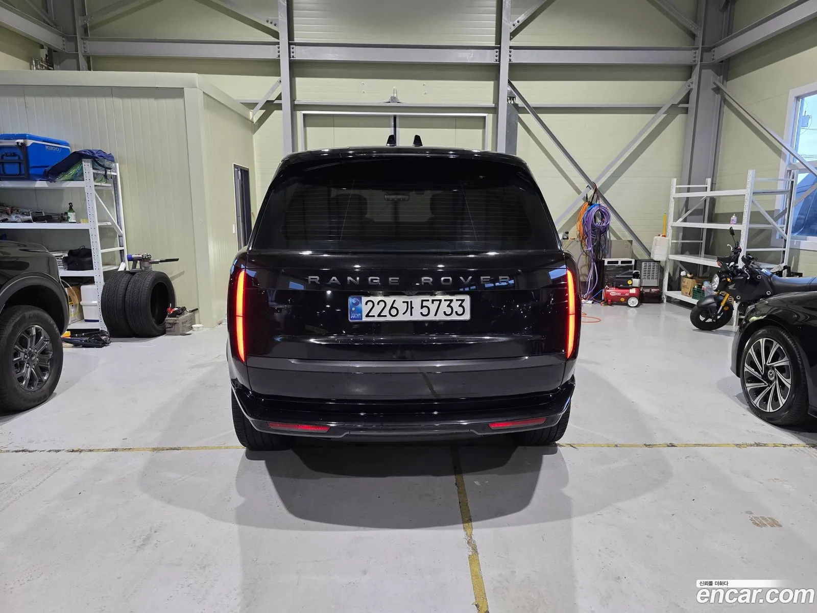 Land Rover Range Rover 2024 — 18