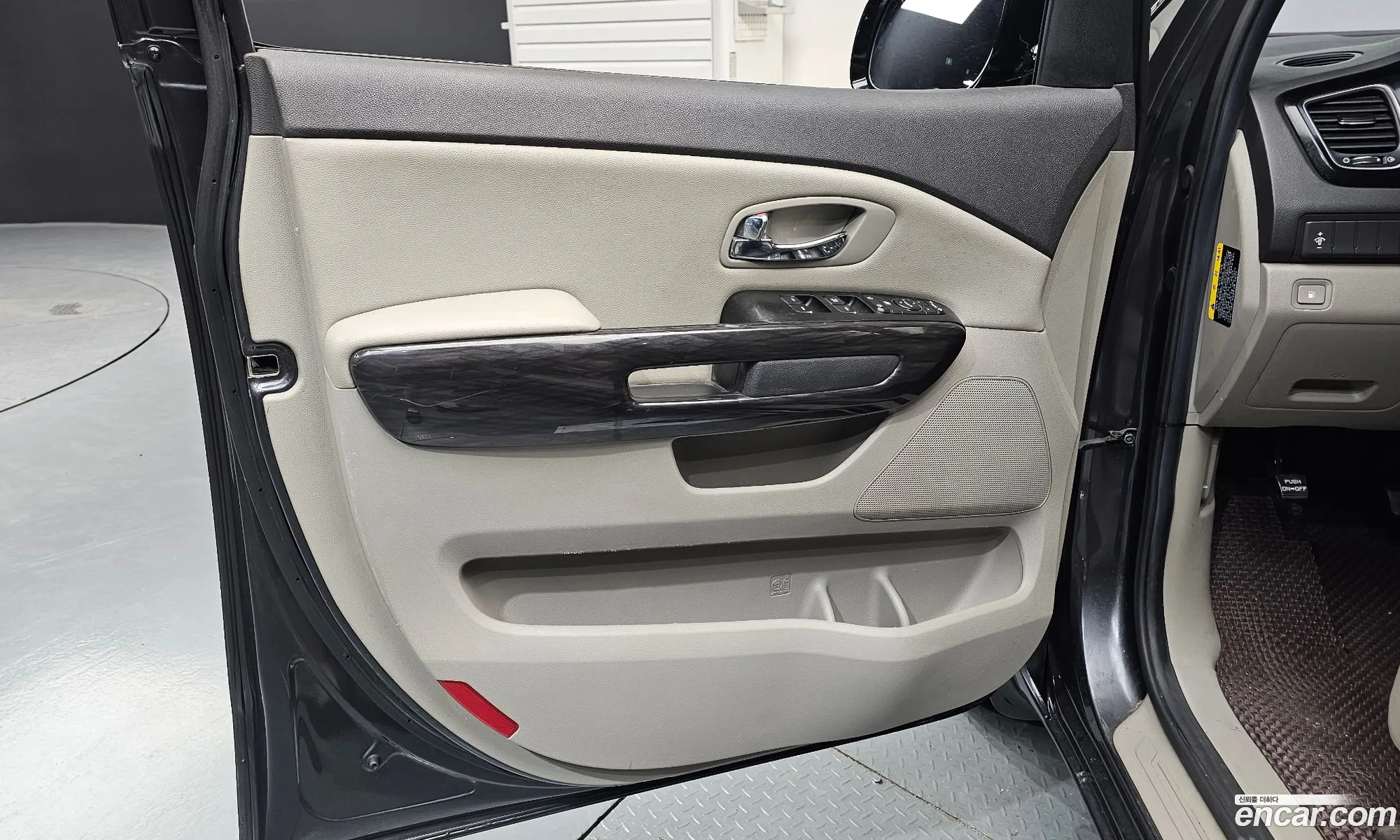 Kia Carnival 2016 — 13