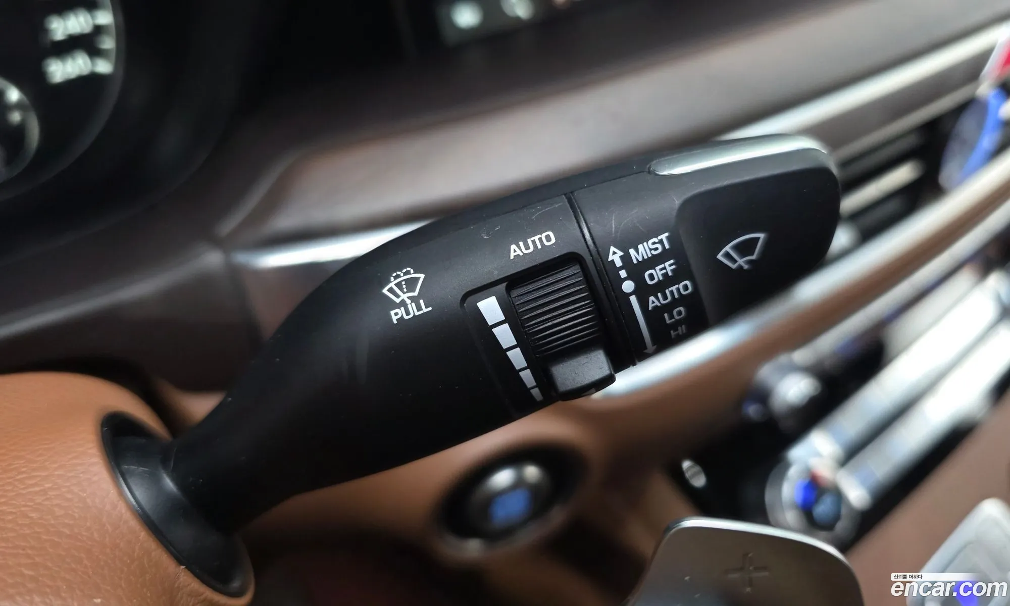 Genesis G90 2019 KMHG341DDKU066853 — 18