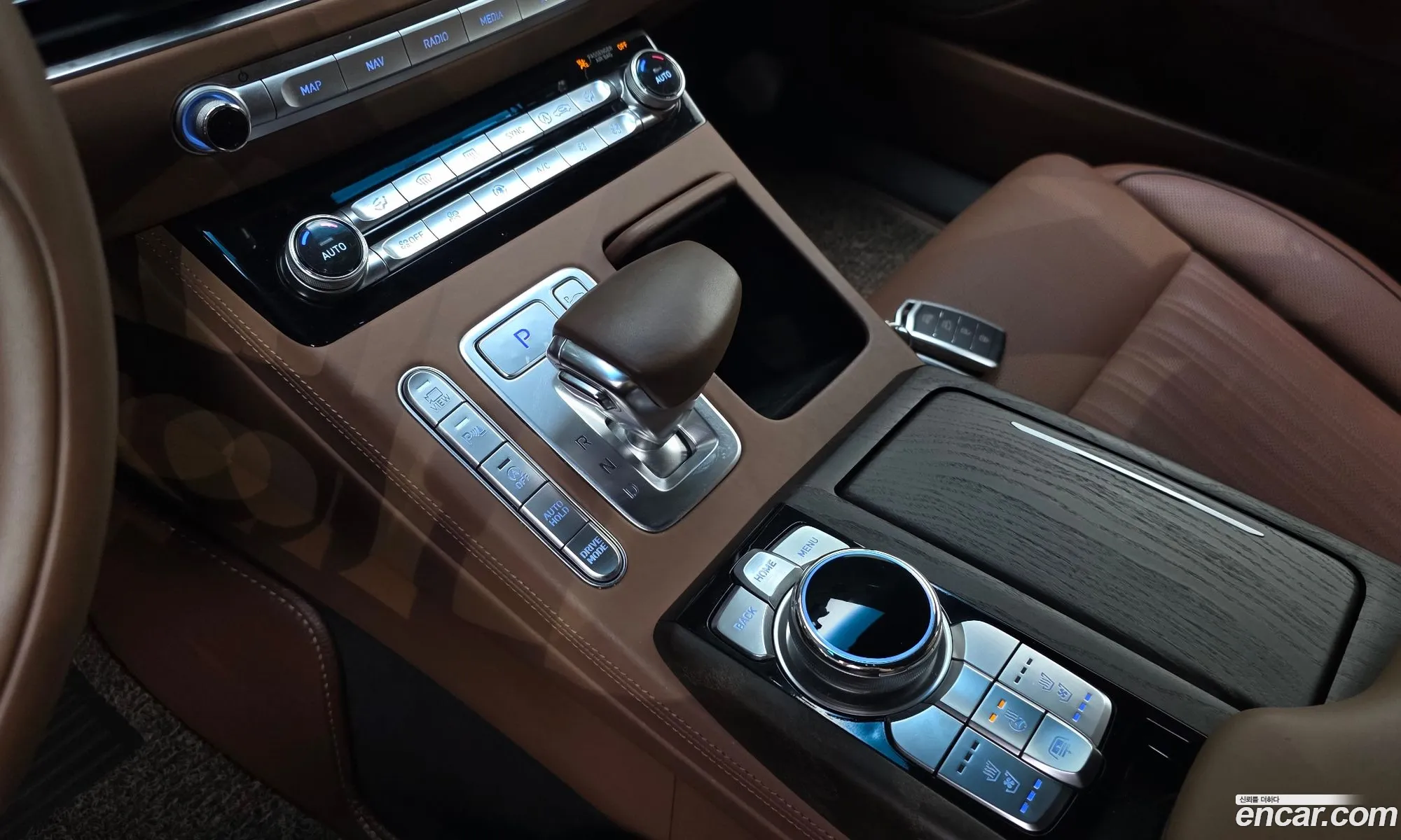 Genesis G90 2019 KMHG341DDKU066853 — 11