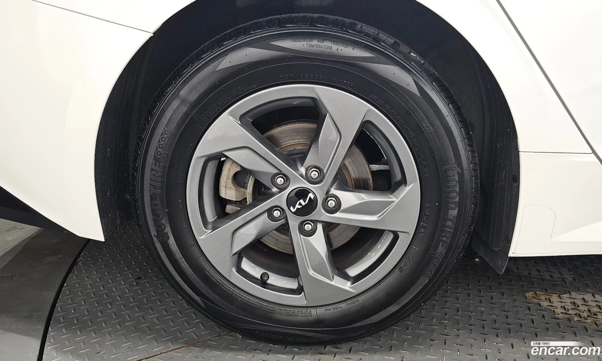 Kia K5 2022 KNAG541BBNA185063 — 17