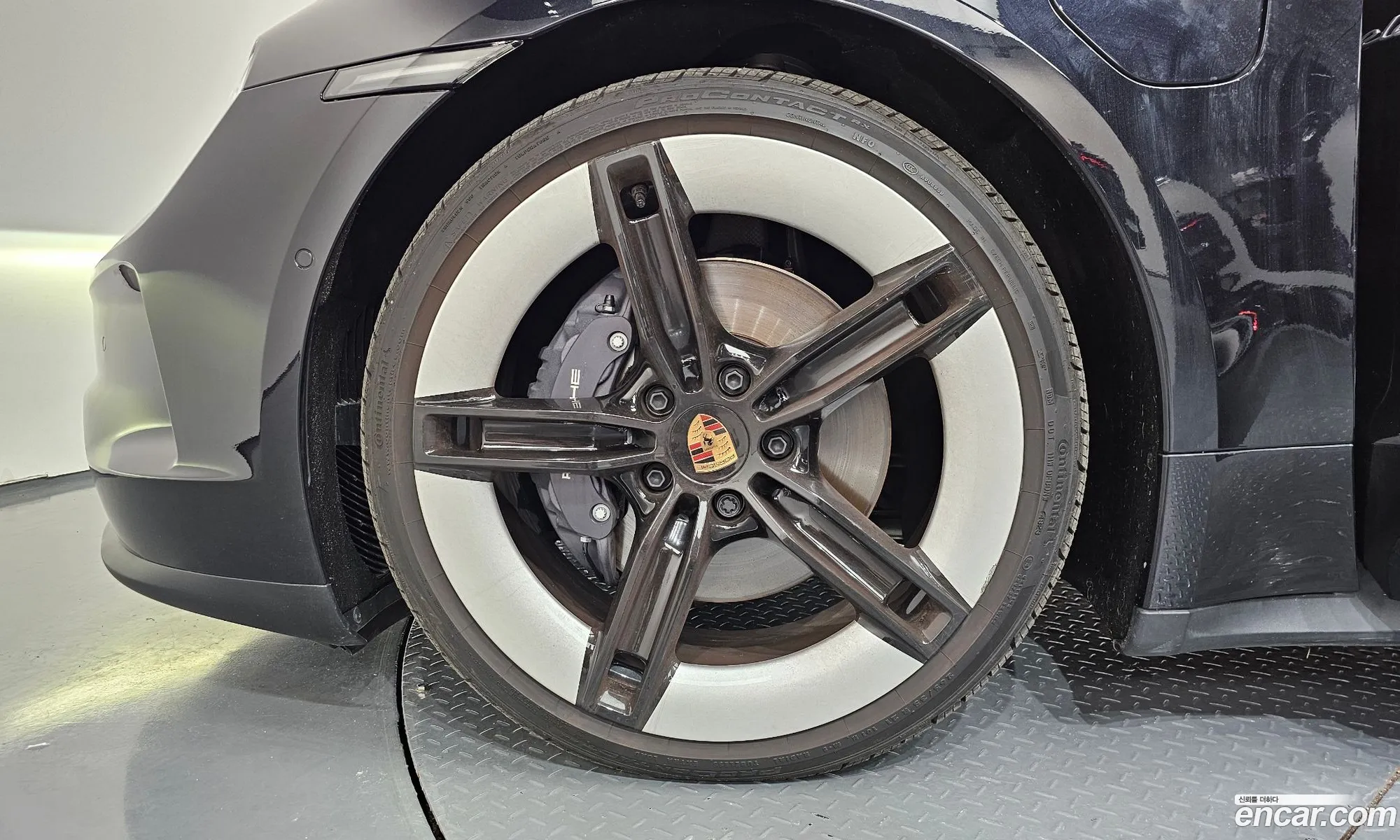 Porsche Taycan 2024 — 13