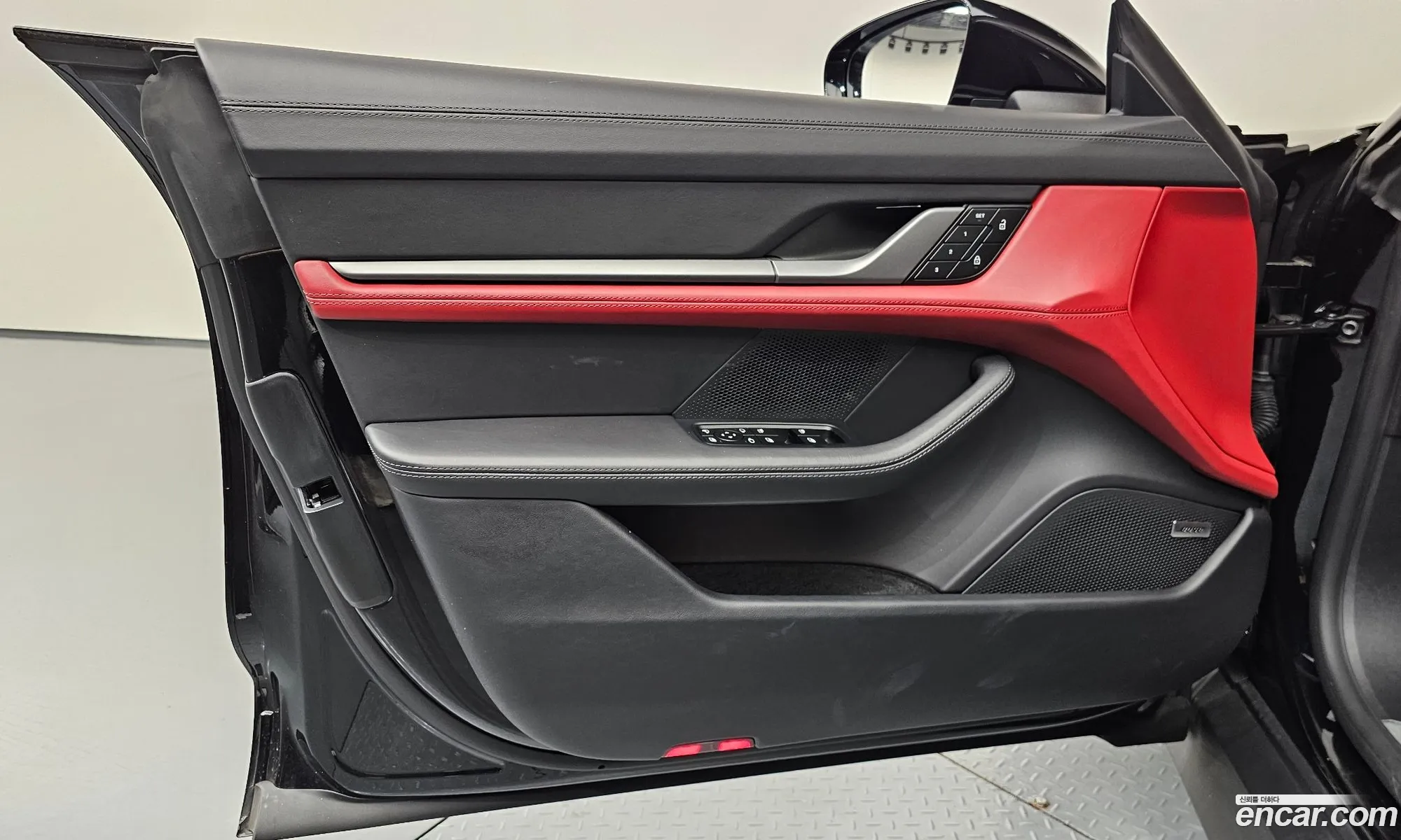 Porsche Taycan 2024 — 10