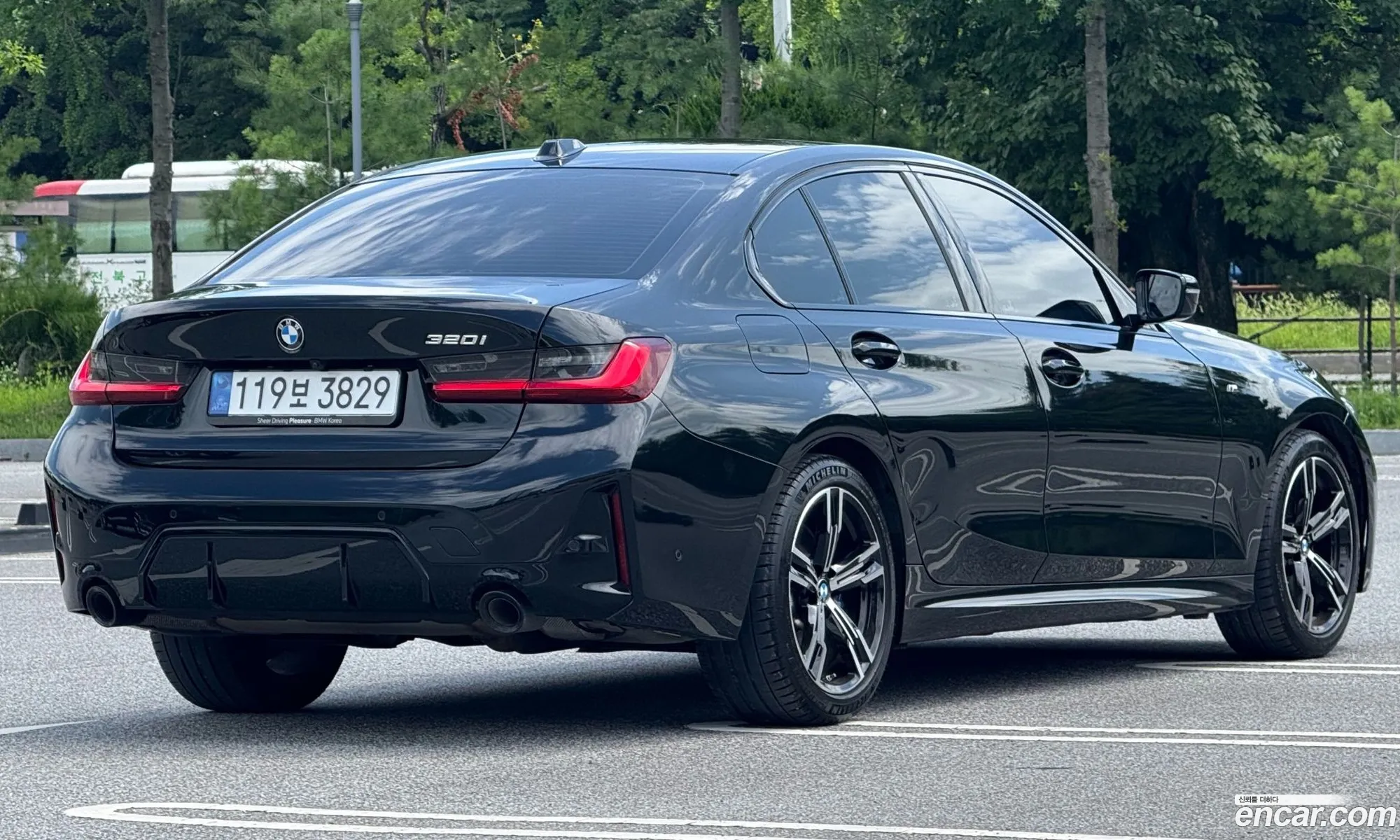 BMW 3 Series 2024 — 18