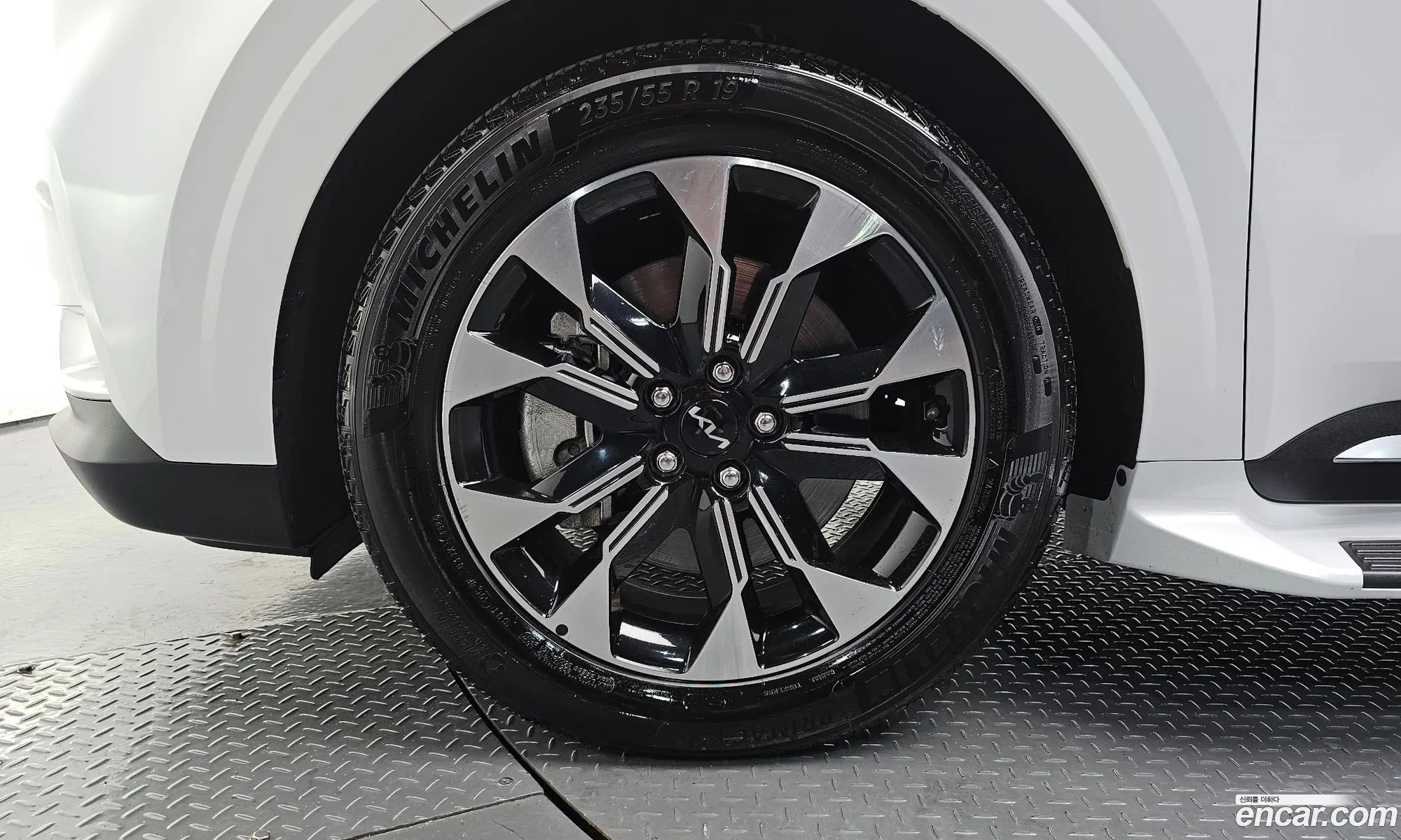 Kia Carnival 2021 — 19