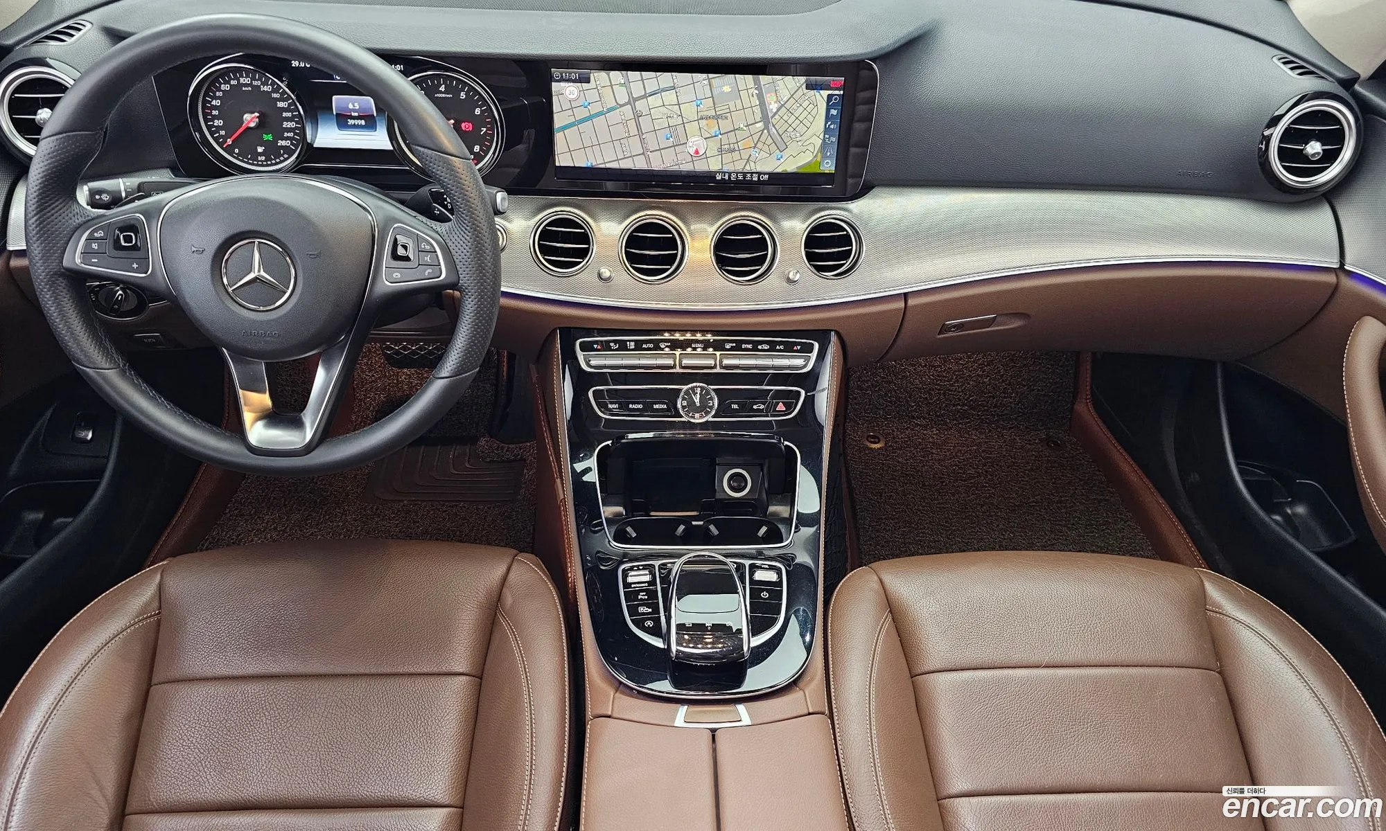 Mercedes-Benz E-Class W213 2018 WDDZF4CB9JA422666 — 17