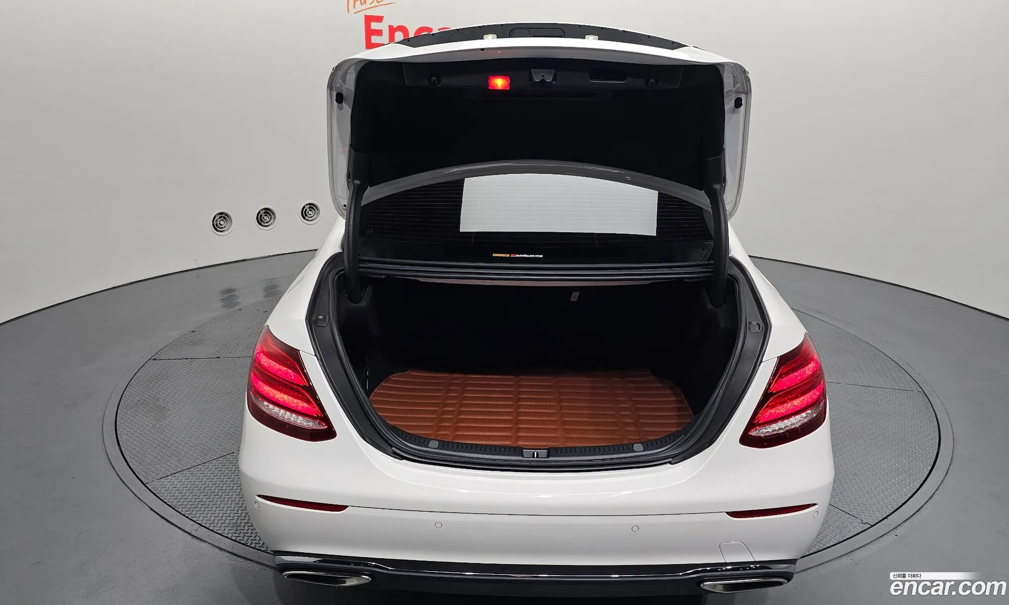 Mercedes-Benz E-Class W213 2018 WDDZF4CB9JA422666 — 26