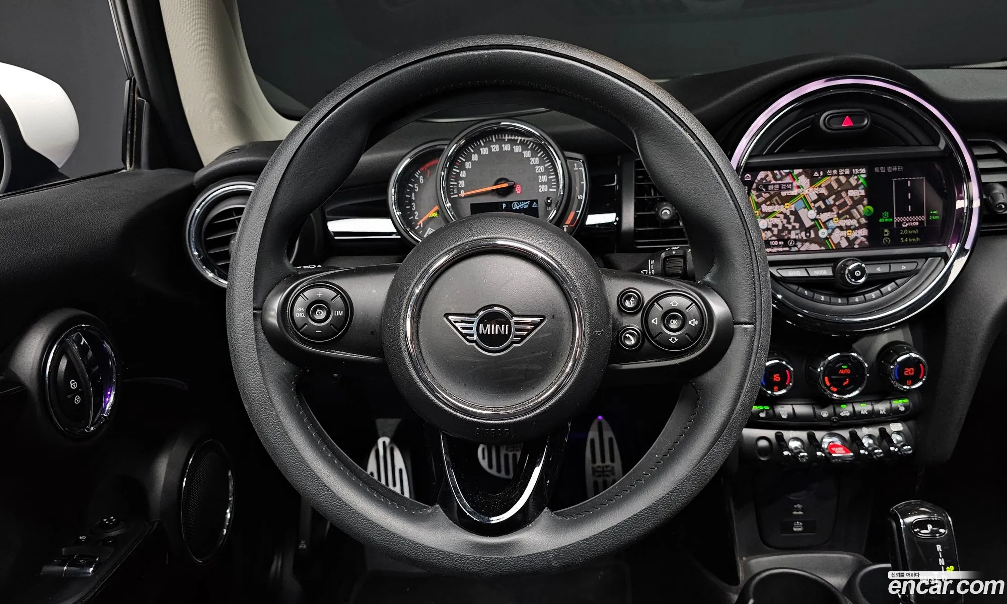 Mini Cooper 2020 — 10