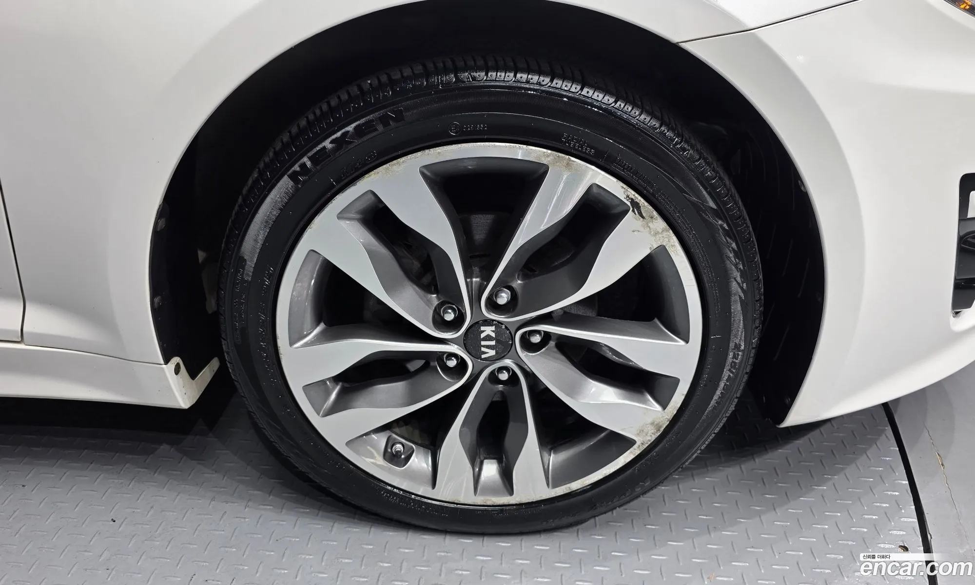 Kia K5 2015 KNAGM419BFA593491 — 5