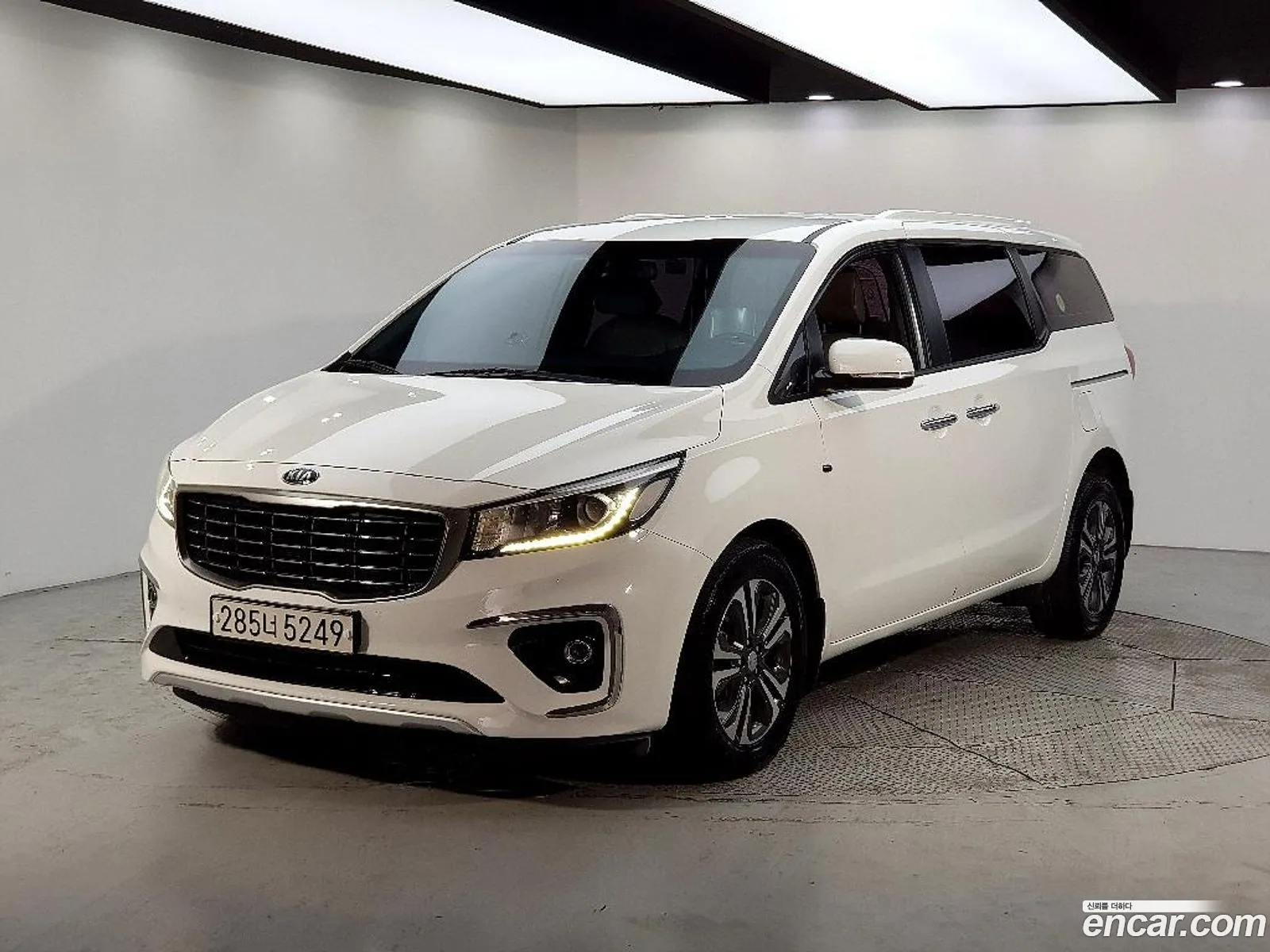 Kia Carnival 2019 — 12