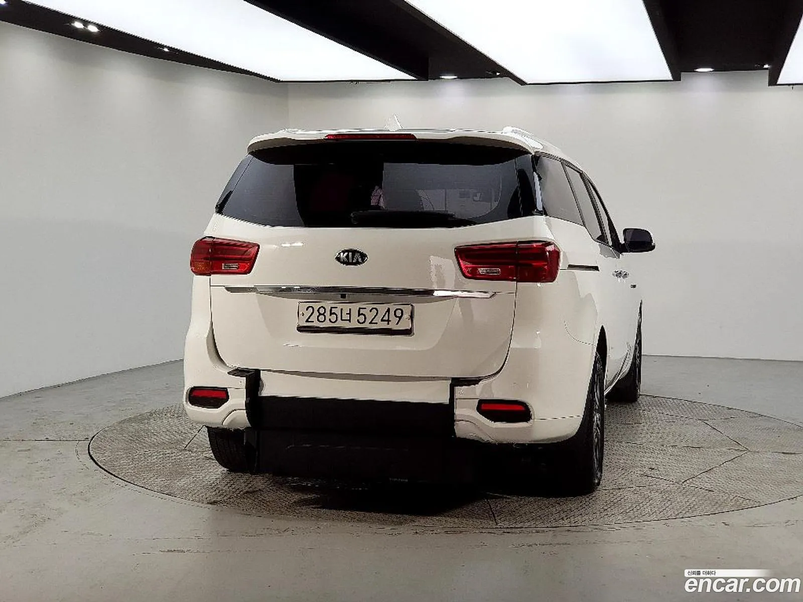 Kia Carnival 2019 — 10