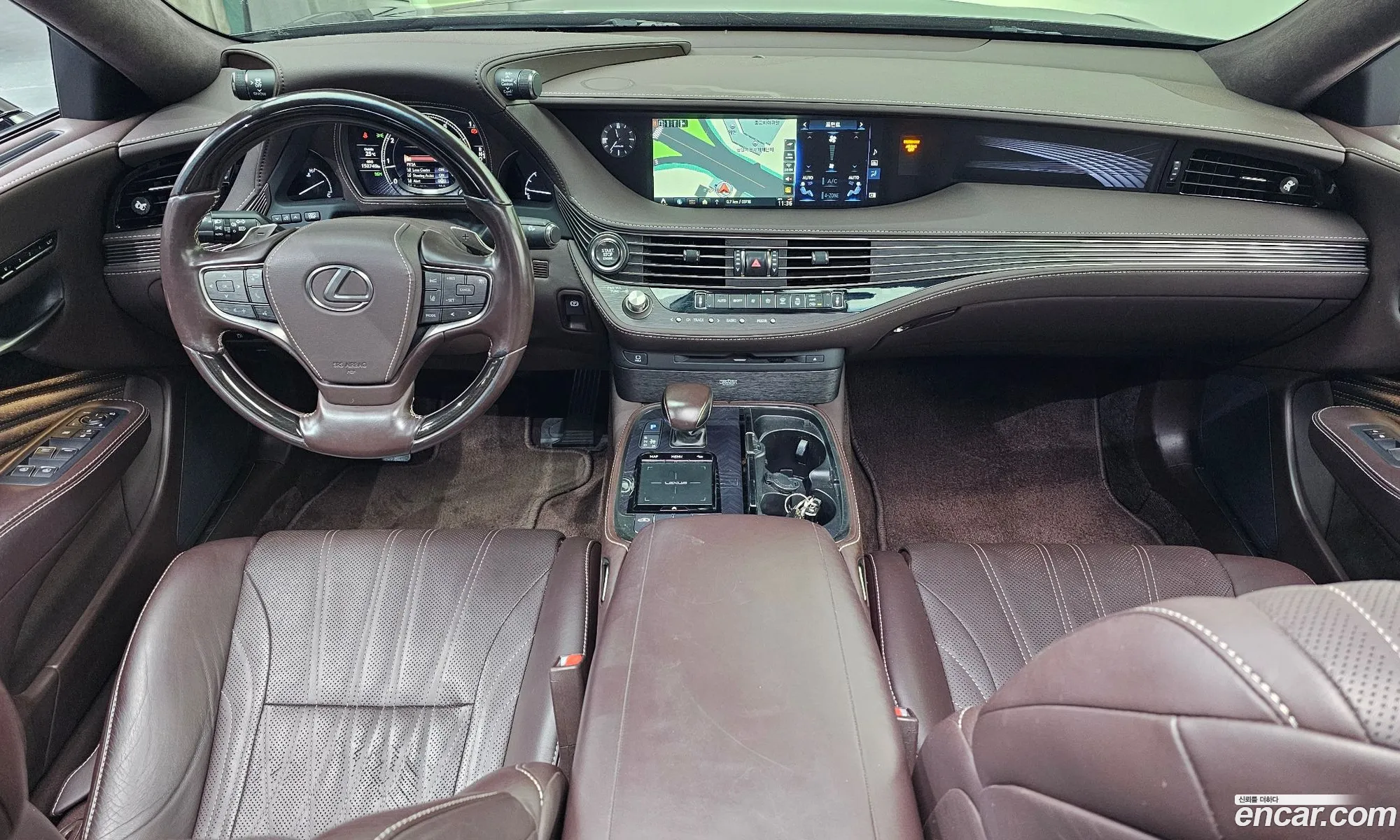 Lexus LS500 2019 — 11