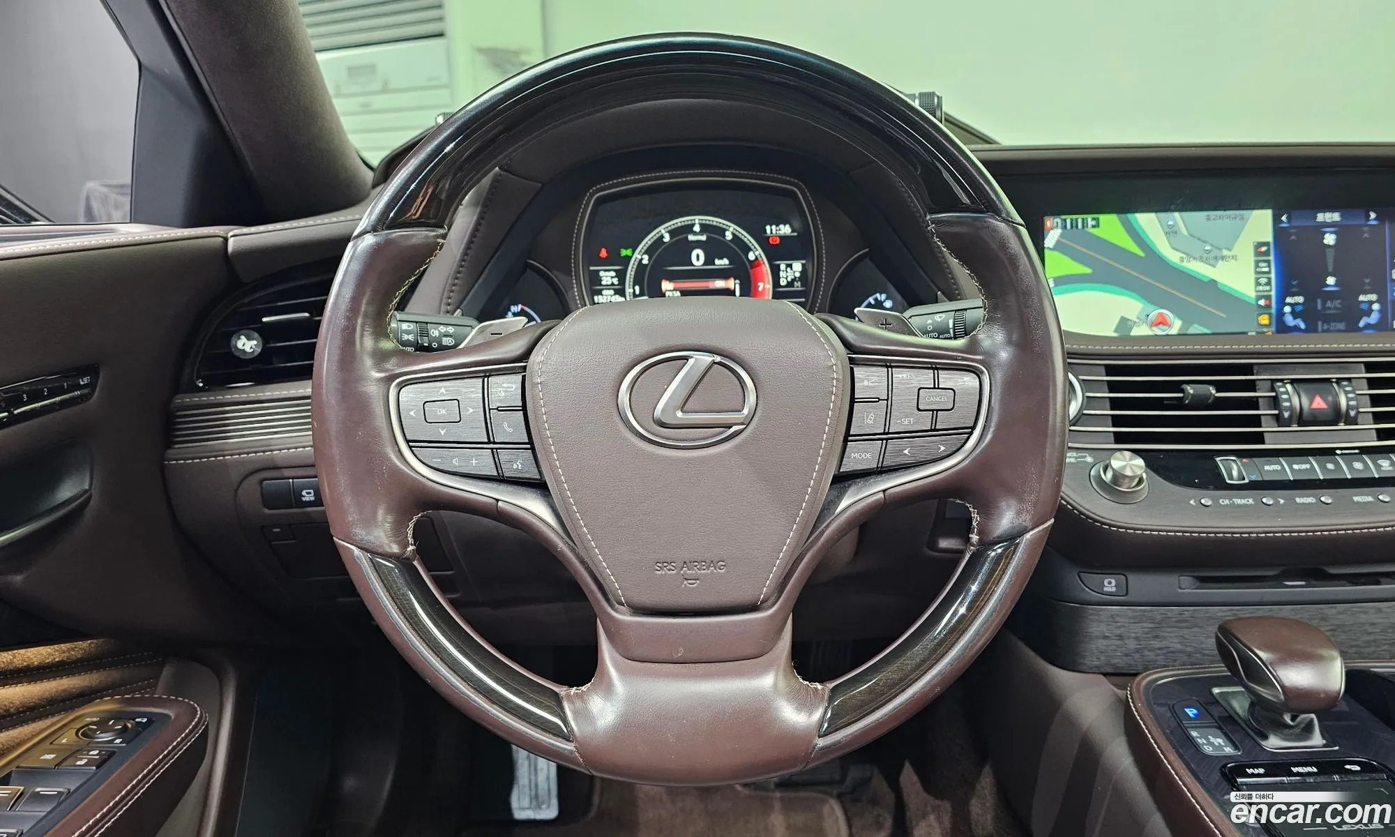 Lexus LS500 2019 — 17
