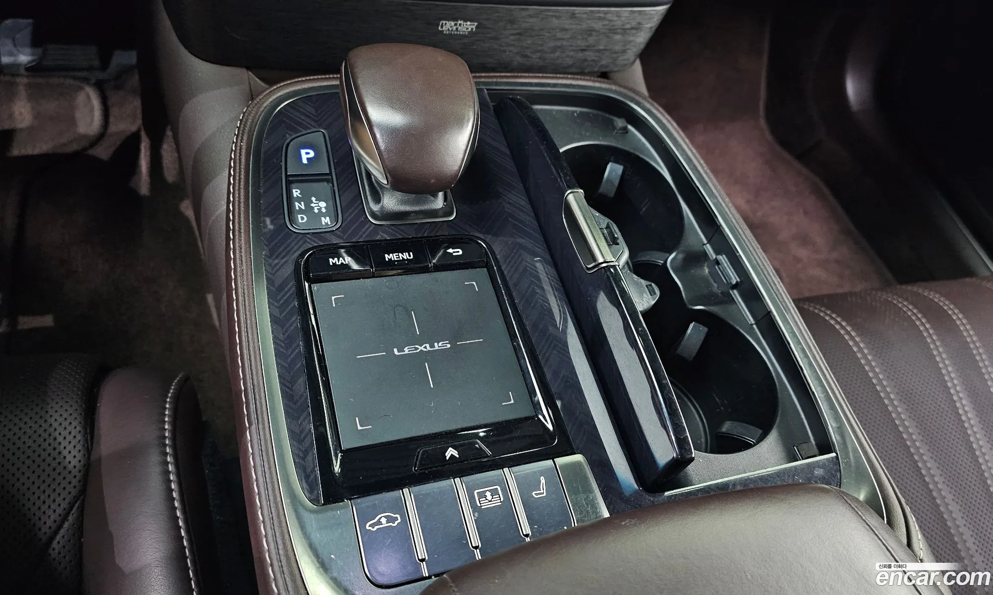 Lexus LS500 2019 — 20