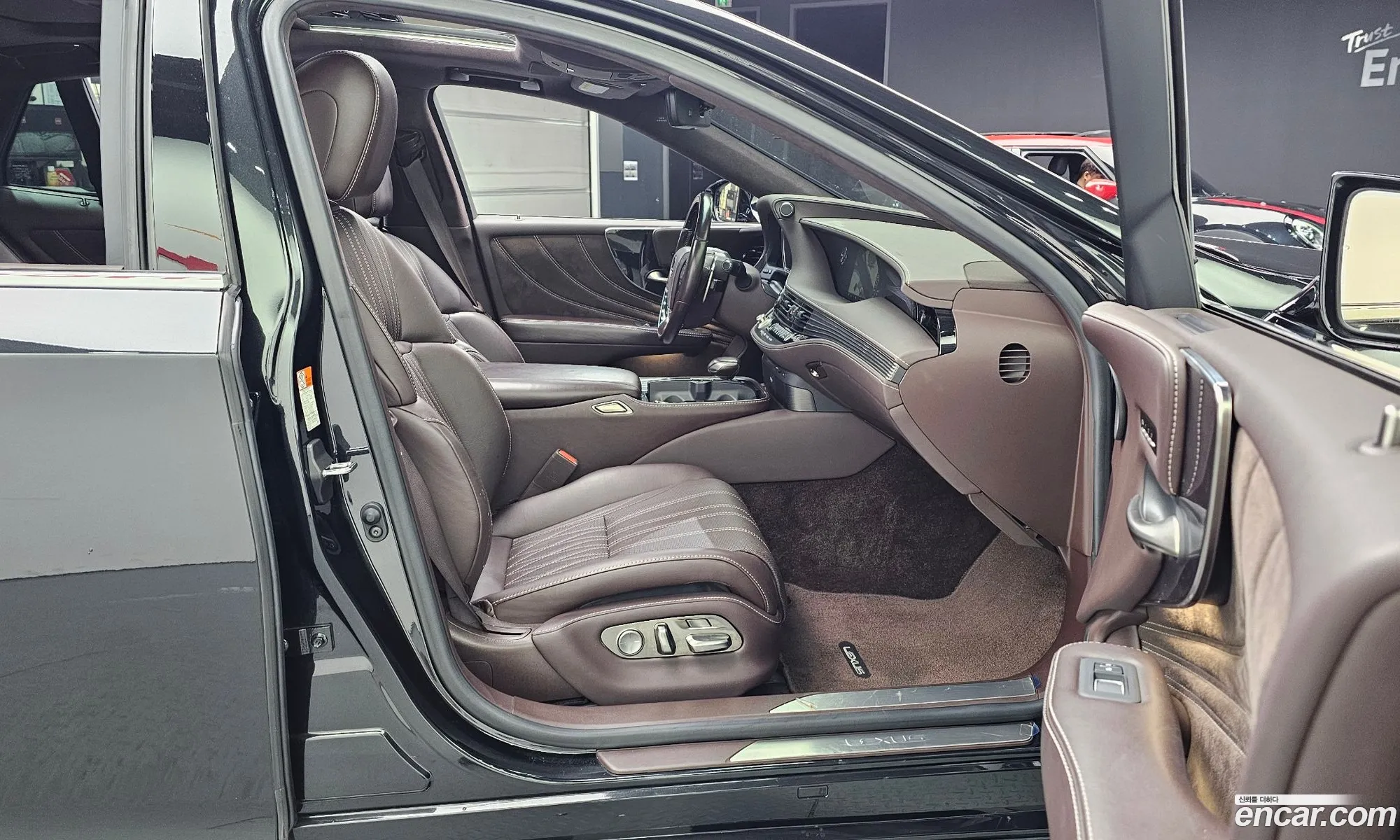 Lexus LS500 2019 — 3